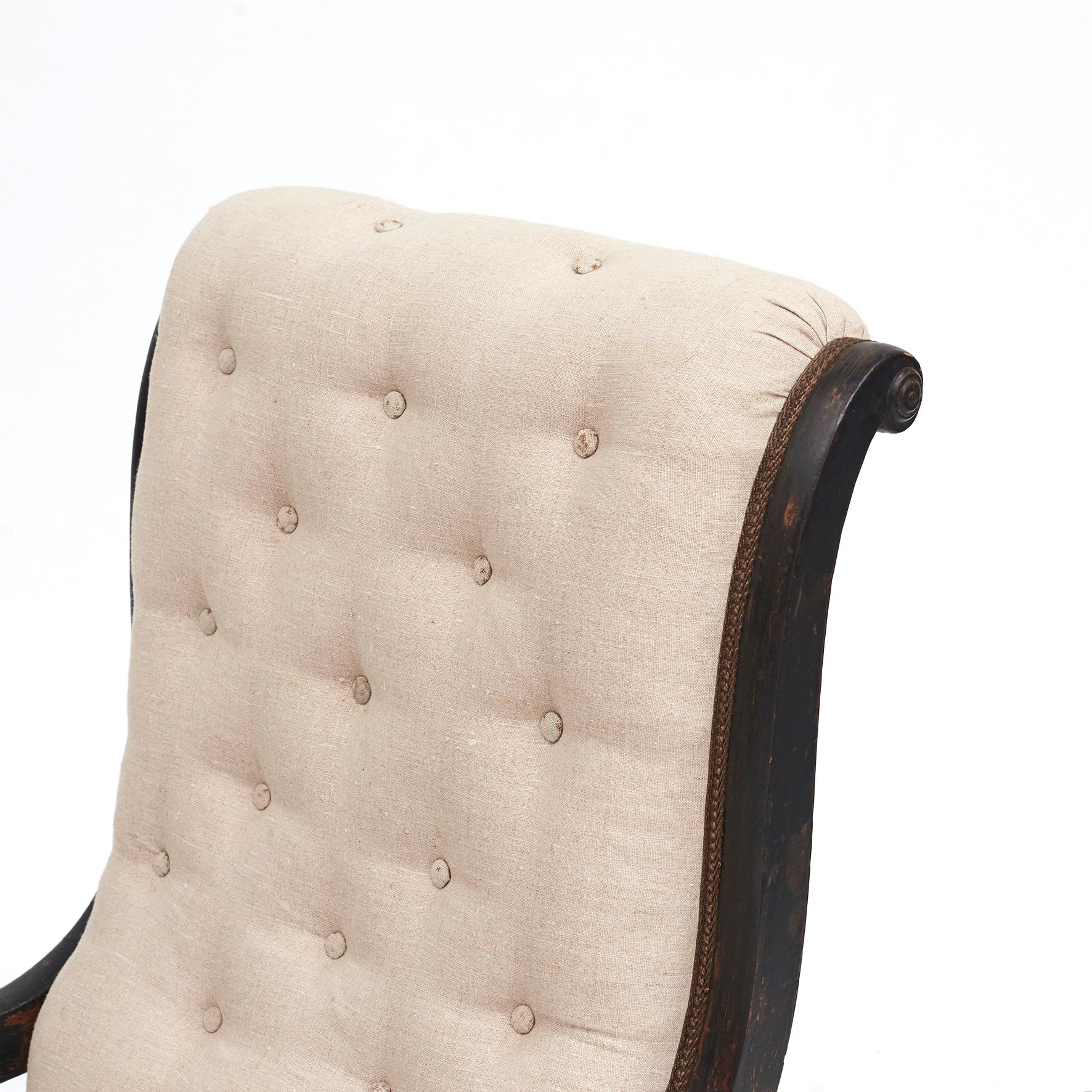 Biedermeier-Sessel, schwarz und mit leichtem Stoff  im Zustand „Gut“ im Angebot in Kastrup, DK