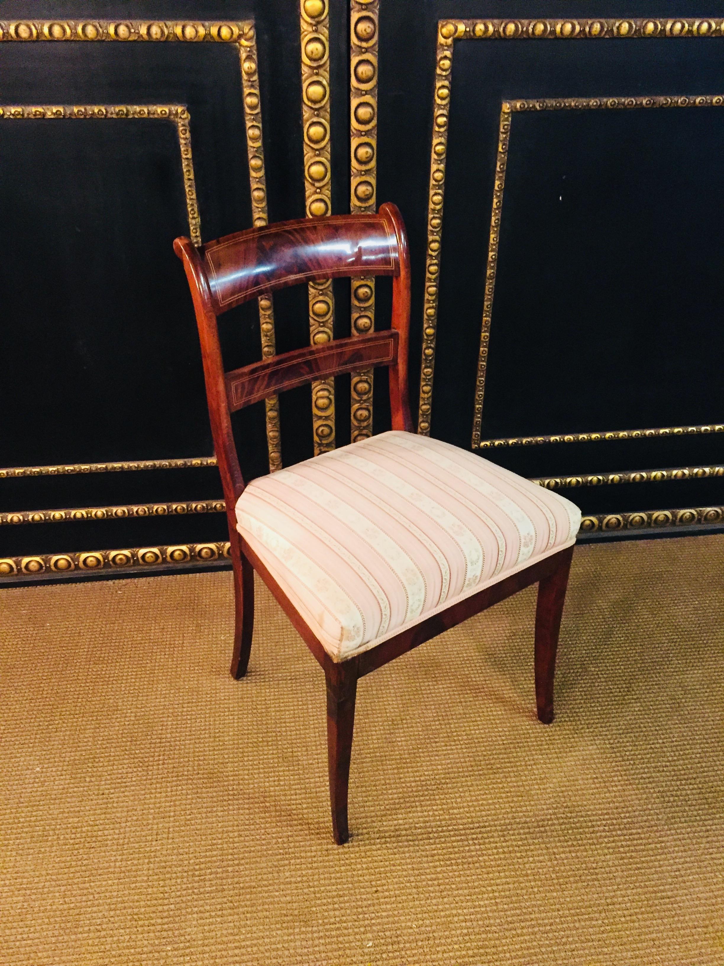 Antique Elegant Biedermeier Chair circa 1820 Mahogany Veneer For Sale 1