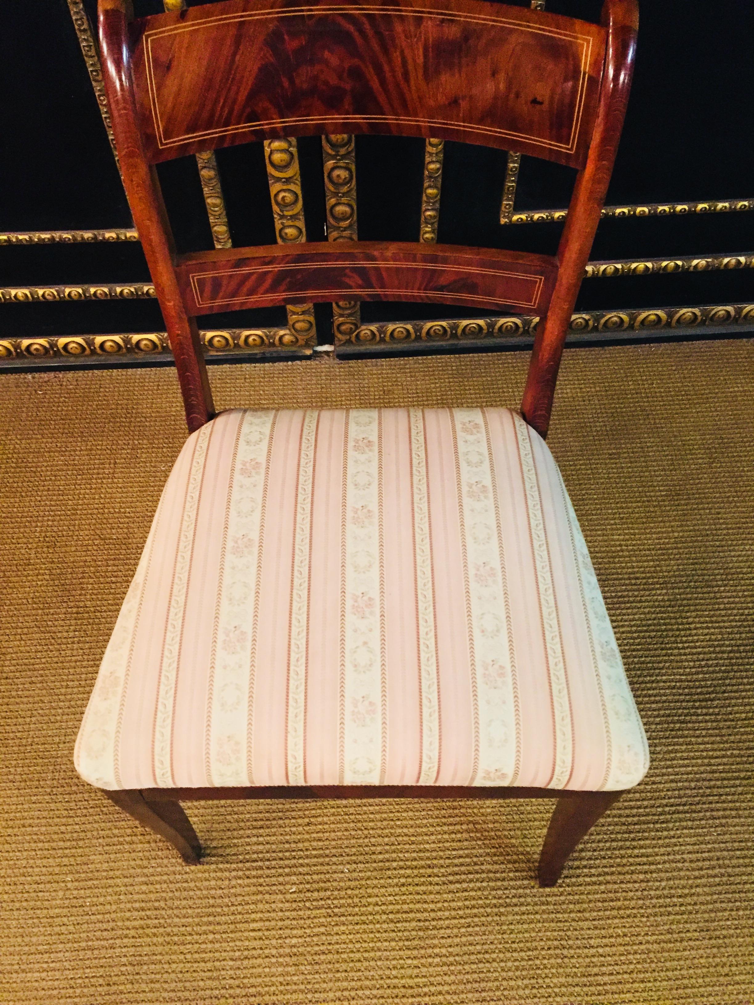 Antique Elegant Biedermeier Chair circa 1820 Mahogany Veneer For Sale 4