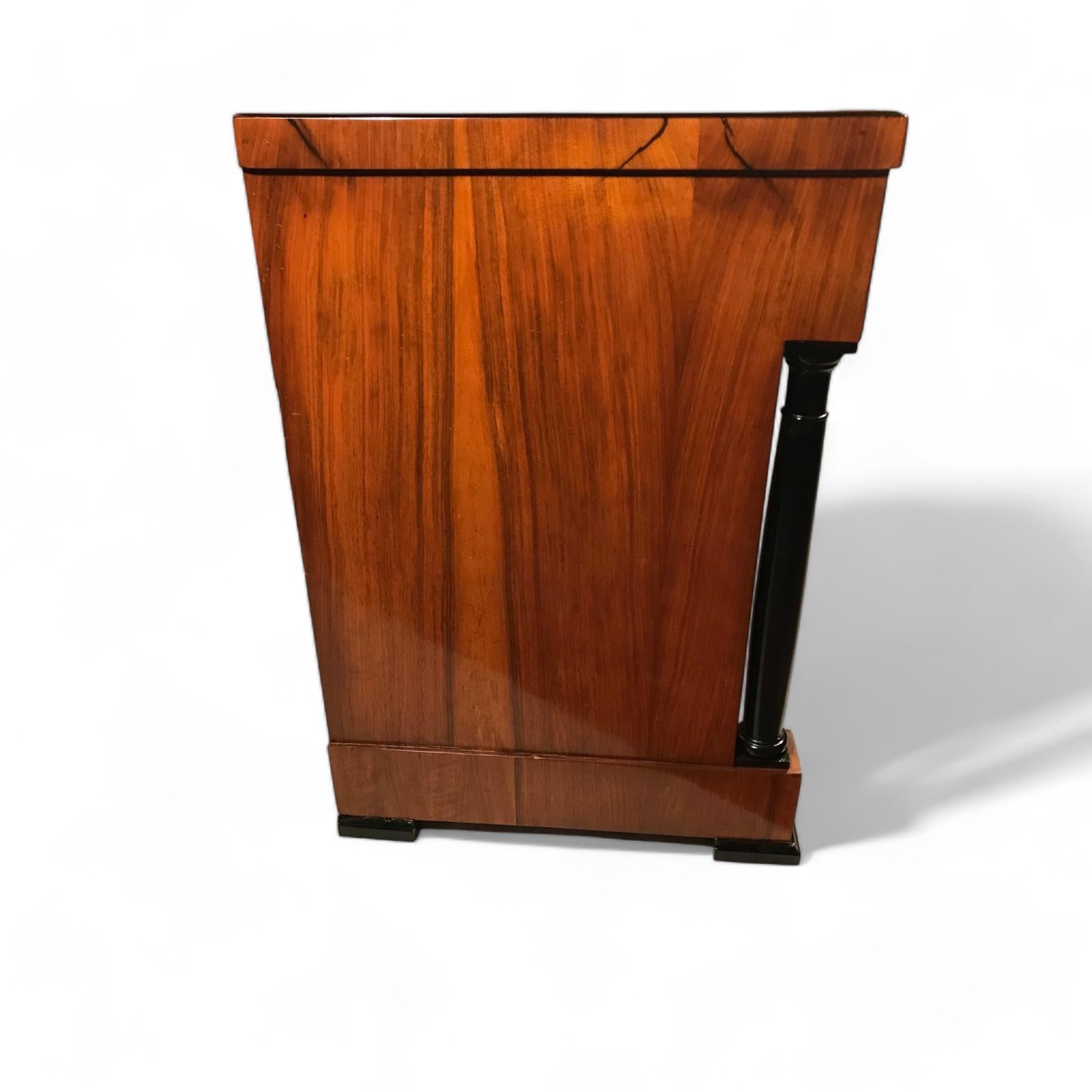 Elegante cómoda Biedermeier, Alemania del Sur 1820 Chapado en venta