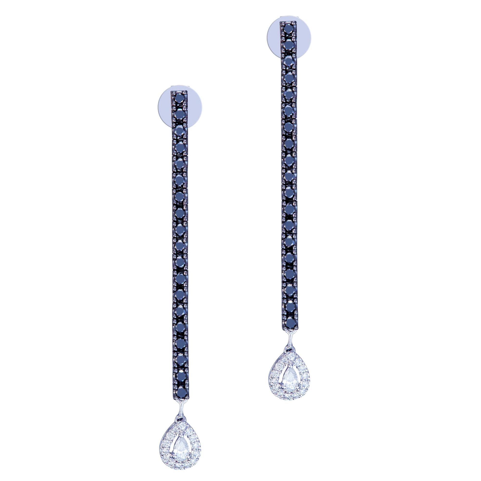 Elegant Black and White Diamond White 18 Karat Gold Dangling Earrings for Her For Sale