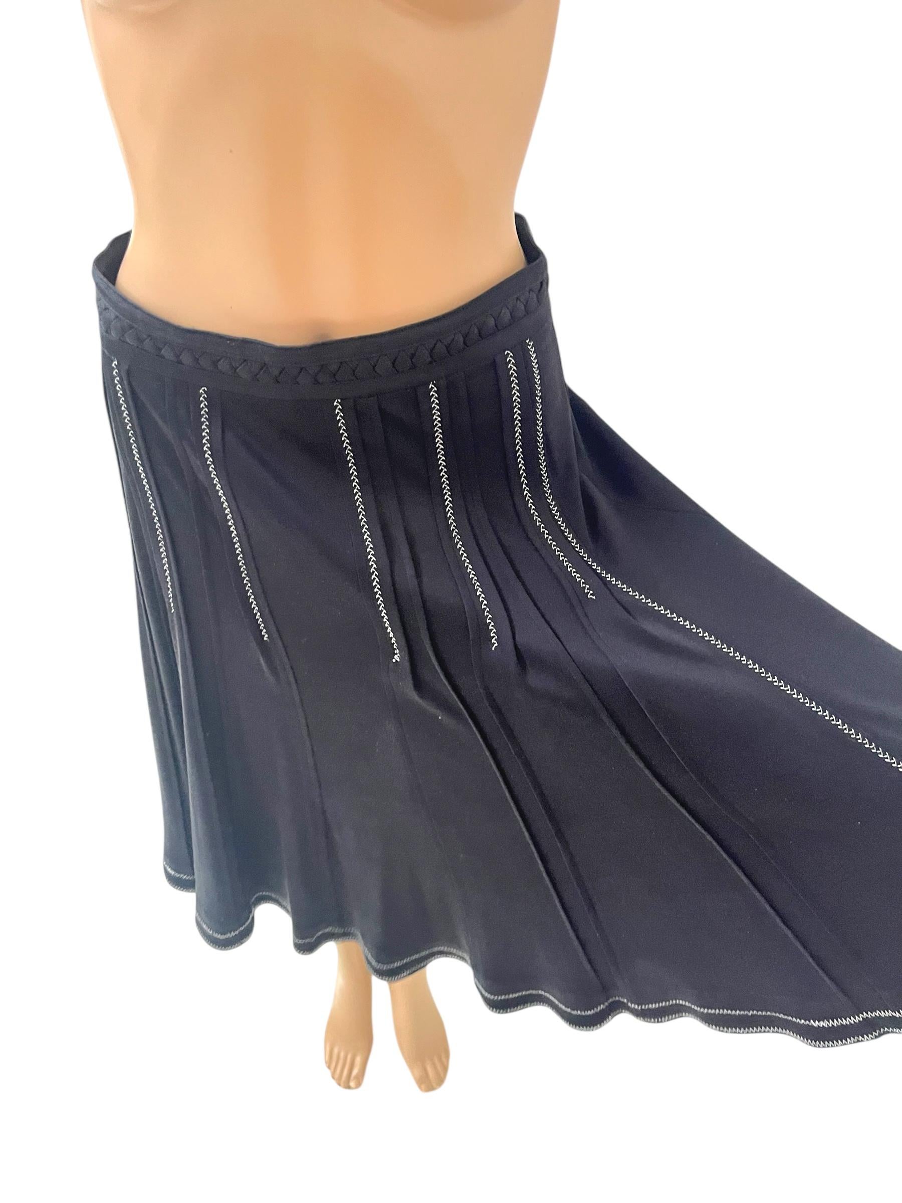 Elegant Black Flared Skirt with Embroidered Detailing by Class Roberto Cavalli en vente 8