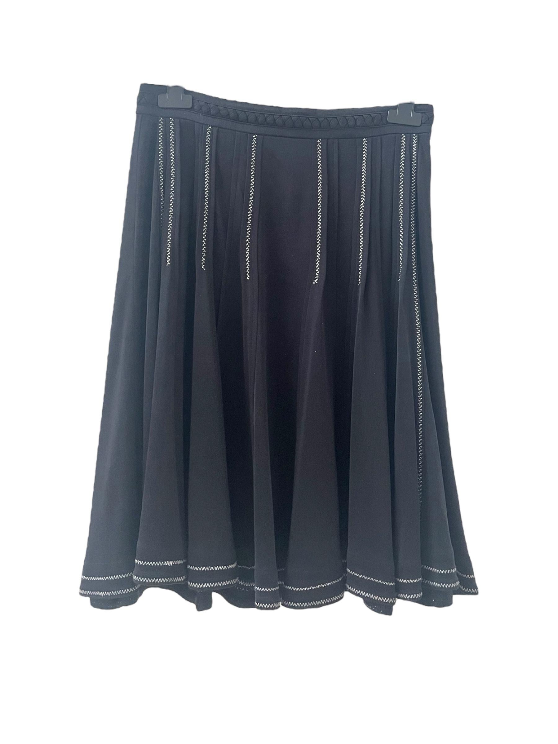 Elegant Black Flared Skirt with Embroidered Detailing by Class Roberto Cavalli en vente 1