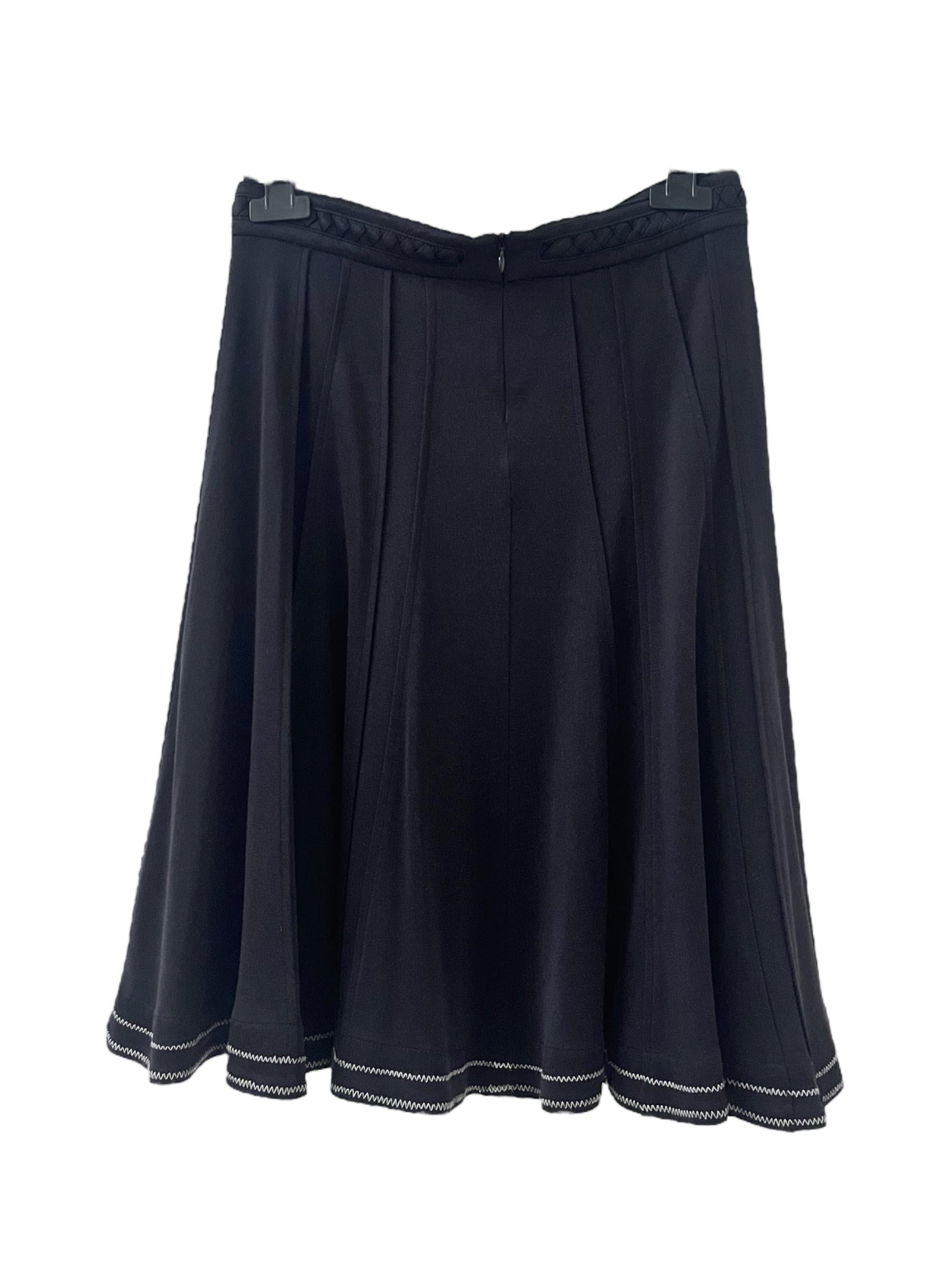 Elegant Black Flared Skirt with Embroidered Detailing by Class Roberto Cavalli en vente 2
