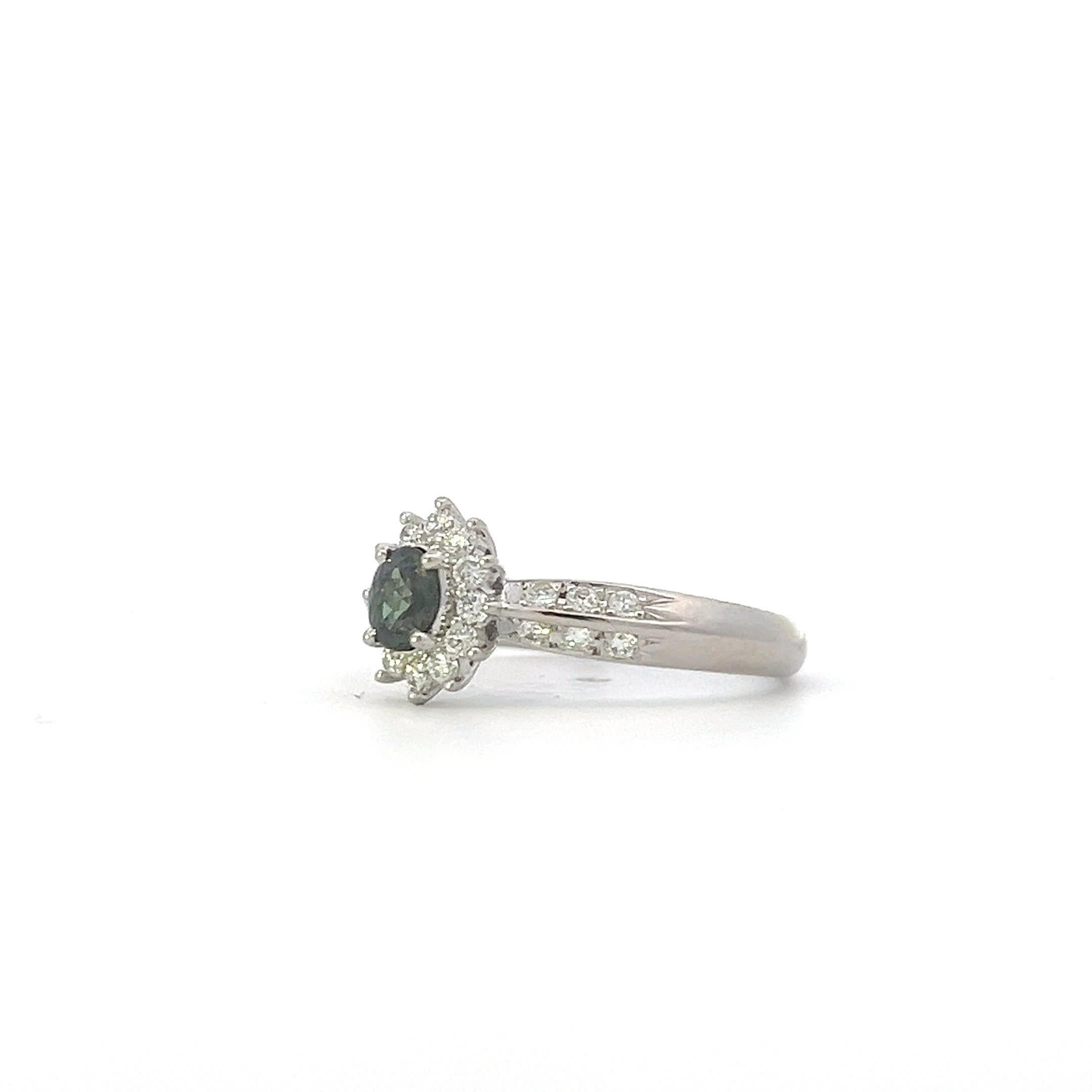 Elegant Black Gemstone Ring In New Condition For Sale In Great Neck Plaza, NY