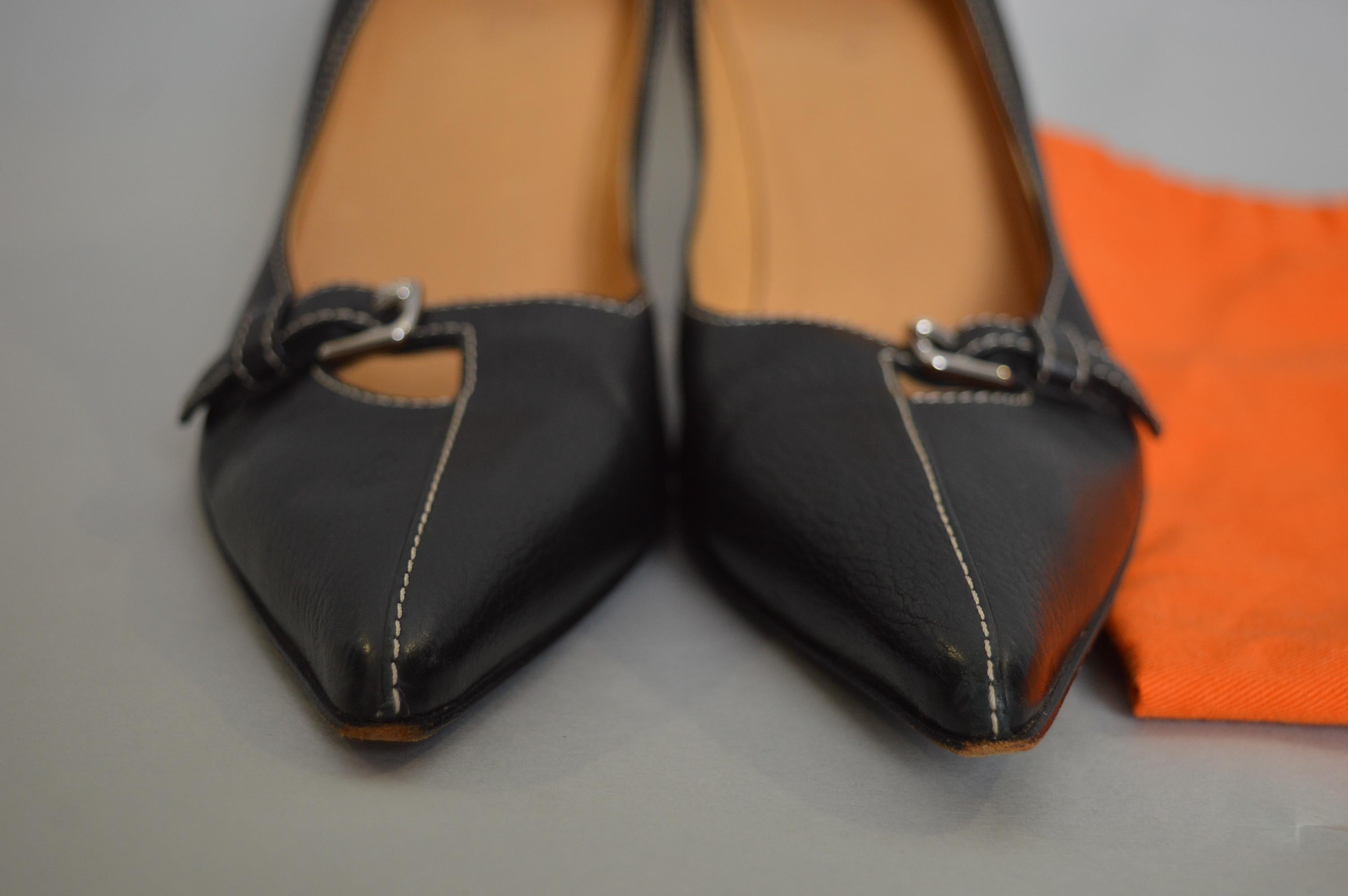 Elegant Black HERMÉS Leather Pointed Court Shoes - Vintage High Heels For Sale 3