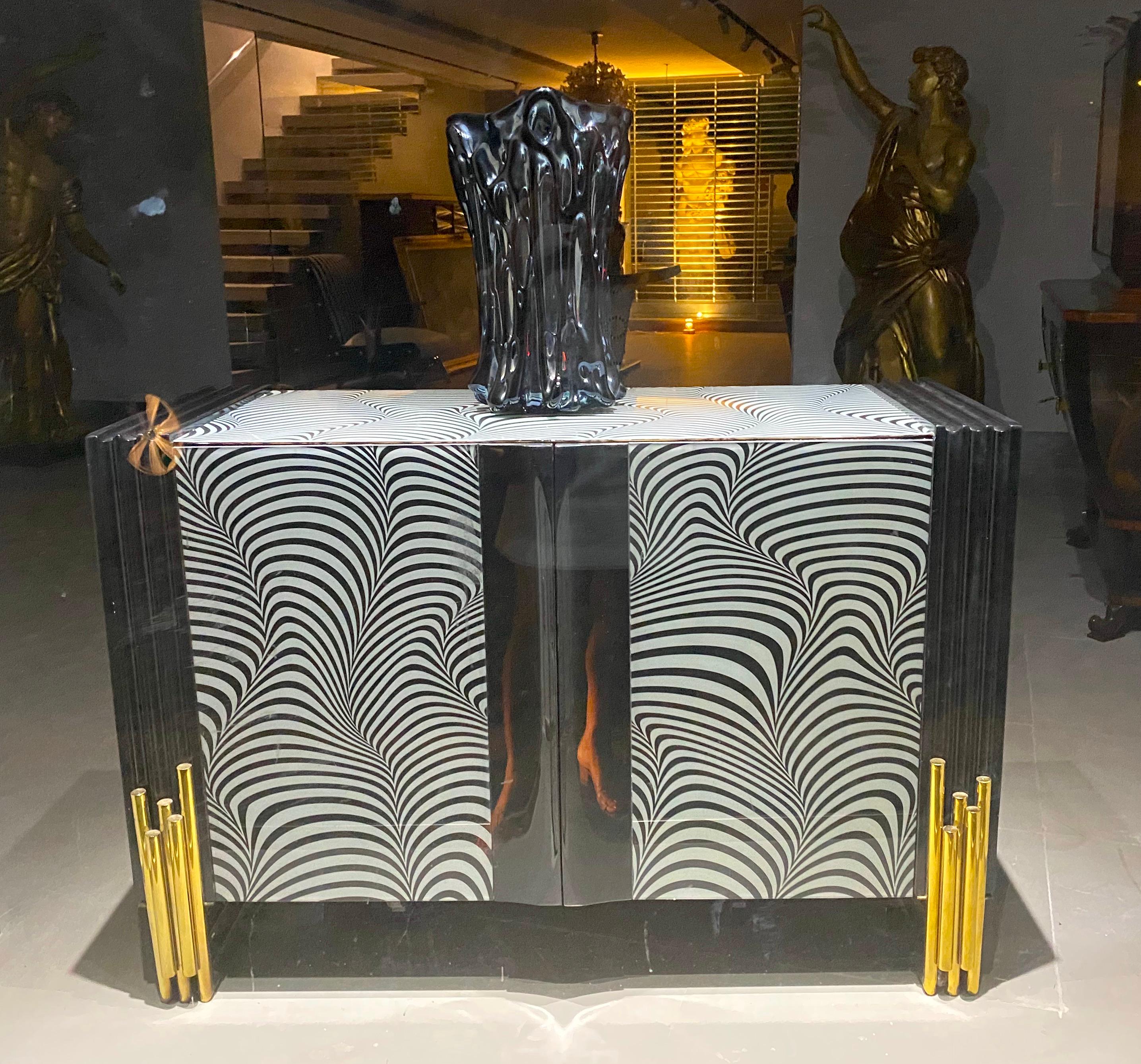Elegante Jarrón de Cristal de Murano Iridiscente Negro Moderno en venta