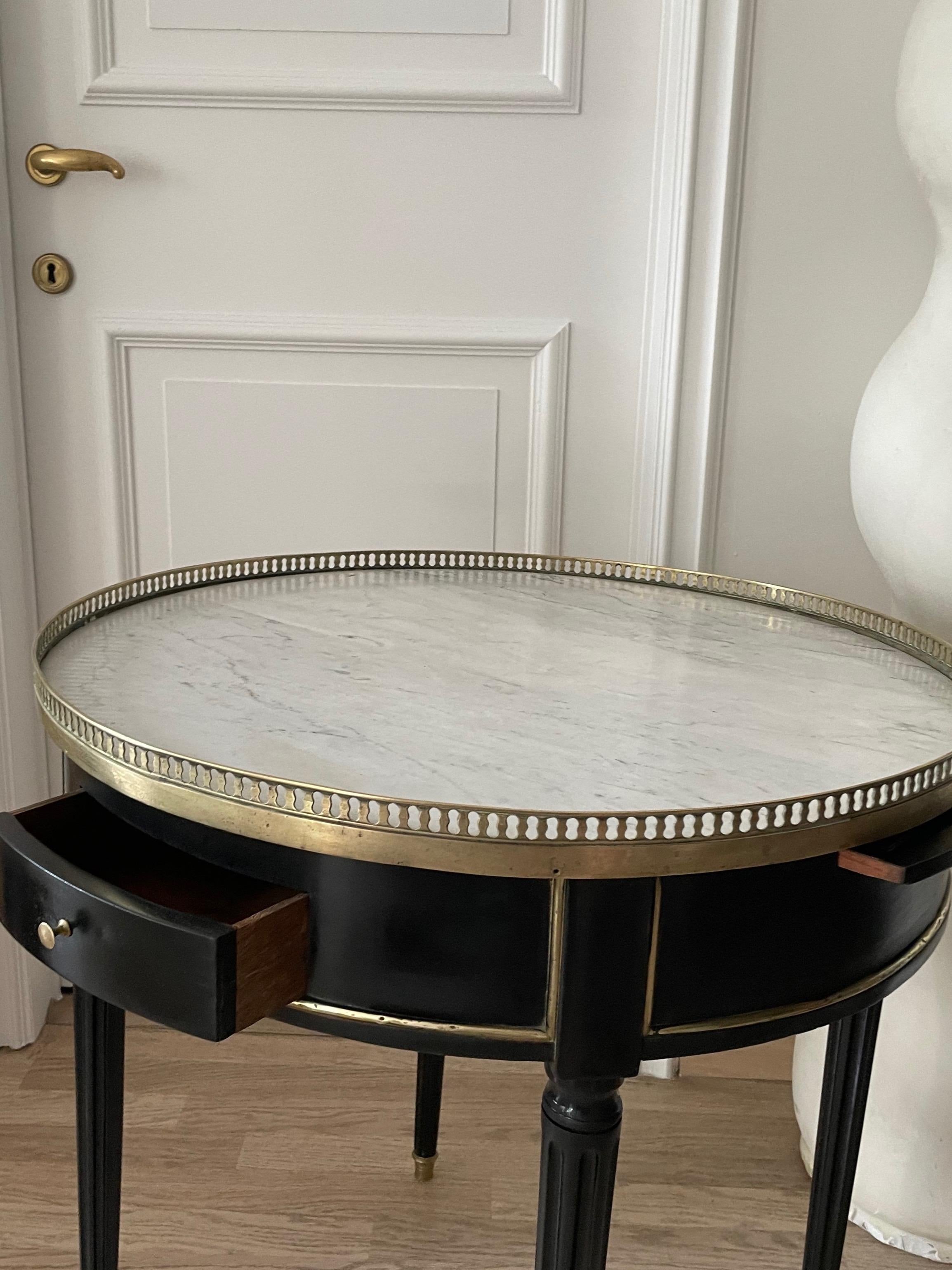Elegant Black Lacquer and Brass Side Table by Maison Jansen, France, 1950 In Good Condition In Brussels, BE