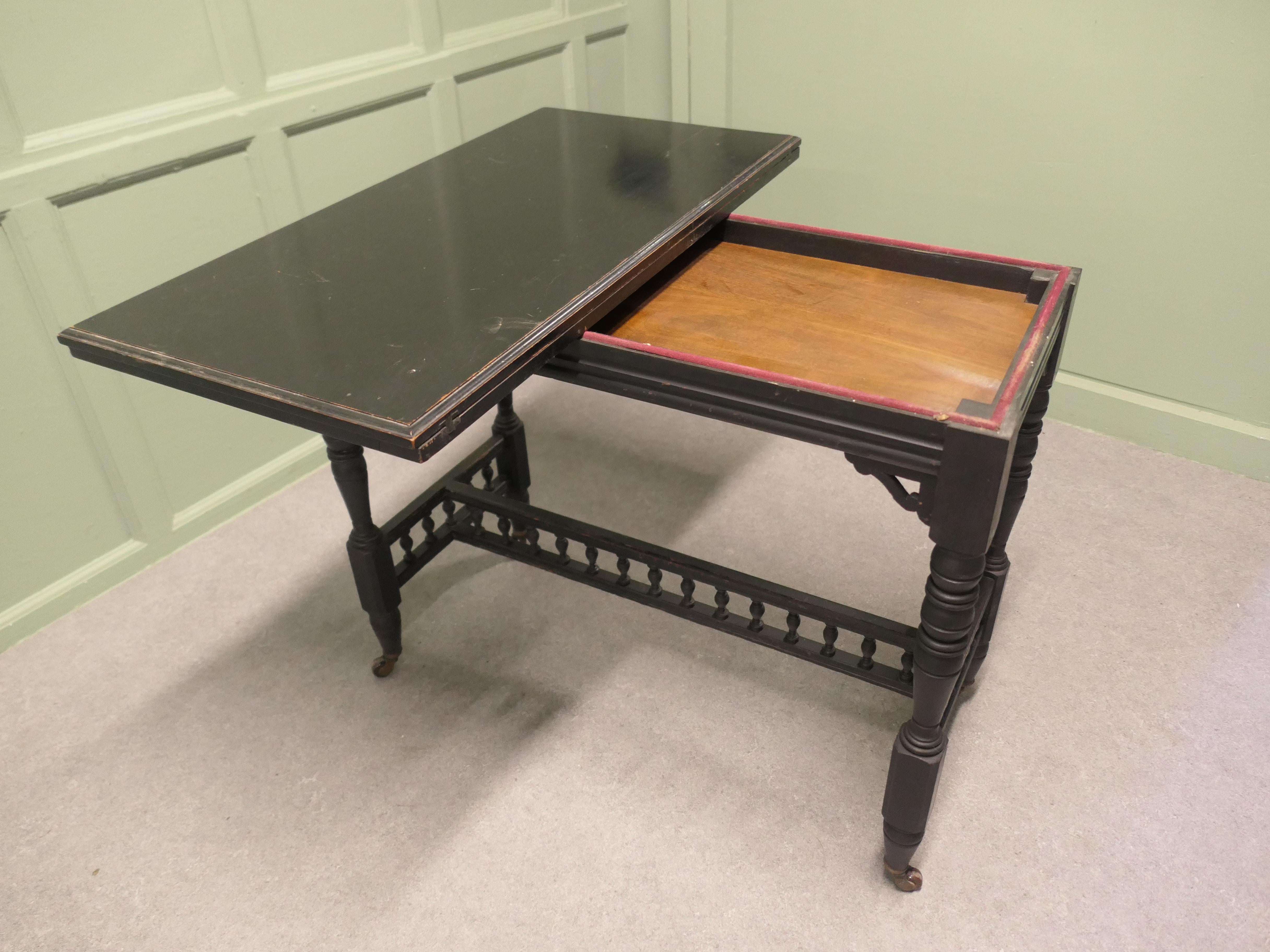 Elegant Black Lacquer Games, Card or Hall Table In Fair Condition For Sale In Godshill, Isle of Wight