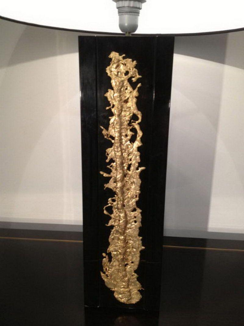 French Elegant Black lacquered Lamp with Decorative Bronze Element For Sale