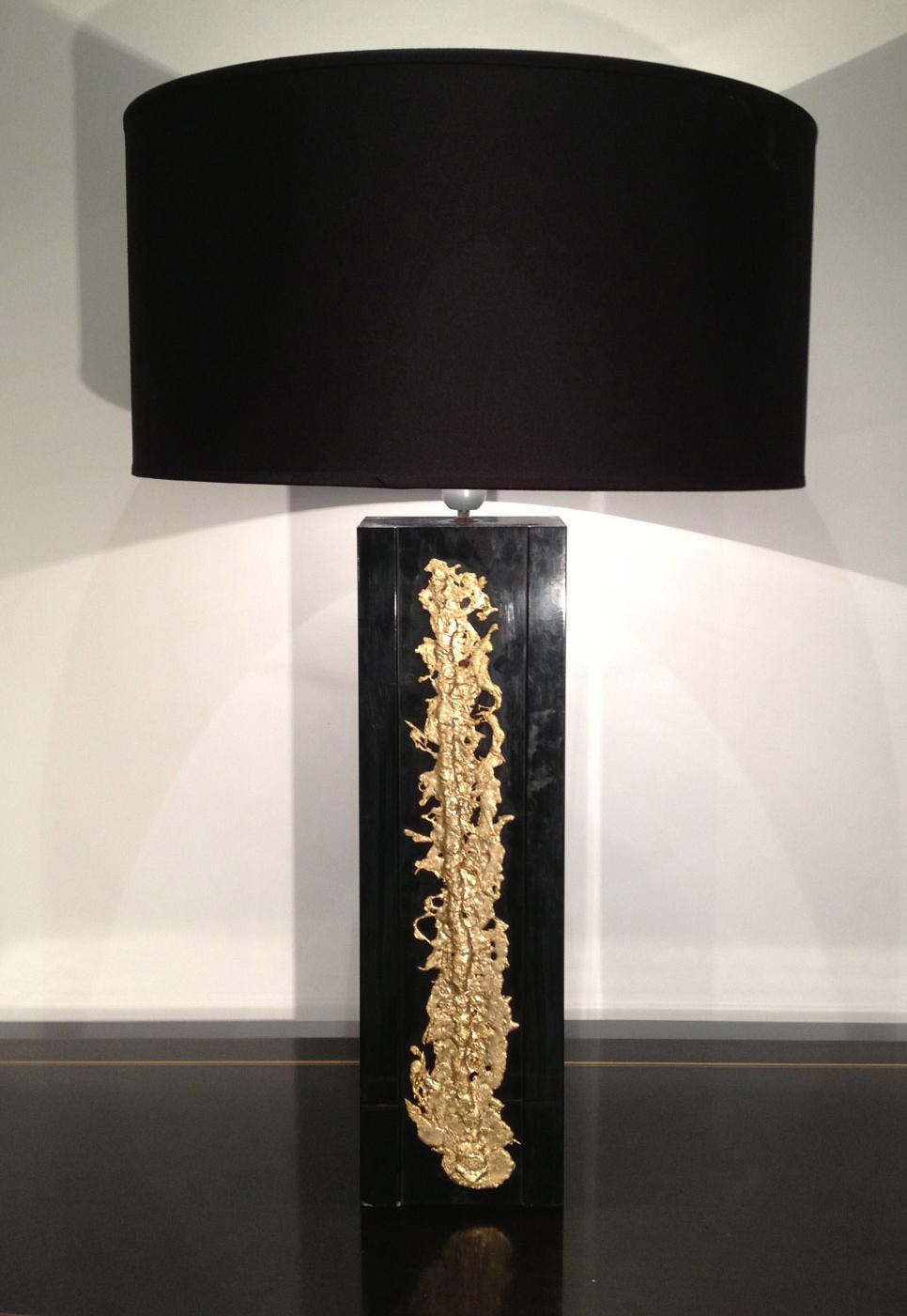 Elegant Black Lacquered Lamp with Decorative Bronze Element. French Work, 1970's For Sale 4