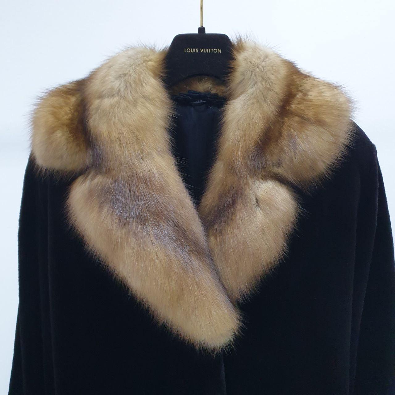 Elegant manteau de fourrure de vison noir avec col en zibeline - Taille 48 Bon état - En vente à Krakow, PL