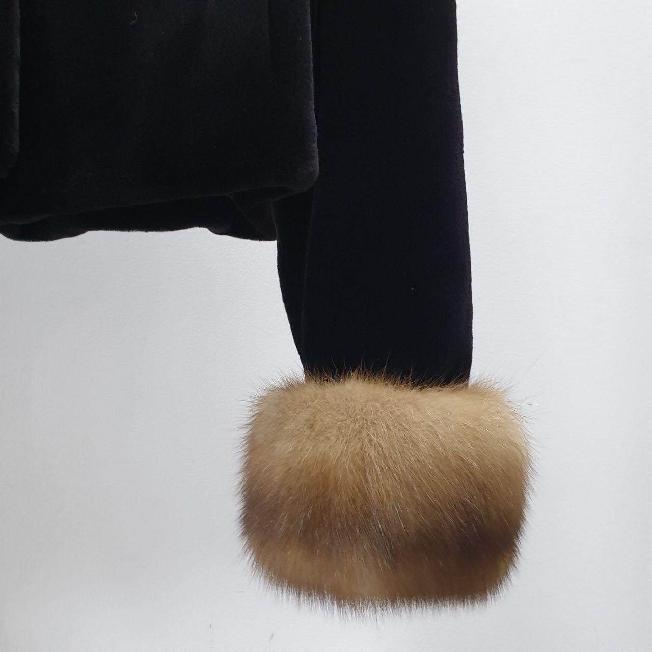 Elegant manteau de fourrure de vison noir avec col en zibeline - Taille 48 Pour femmes en vente