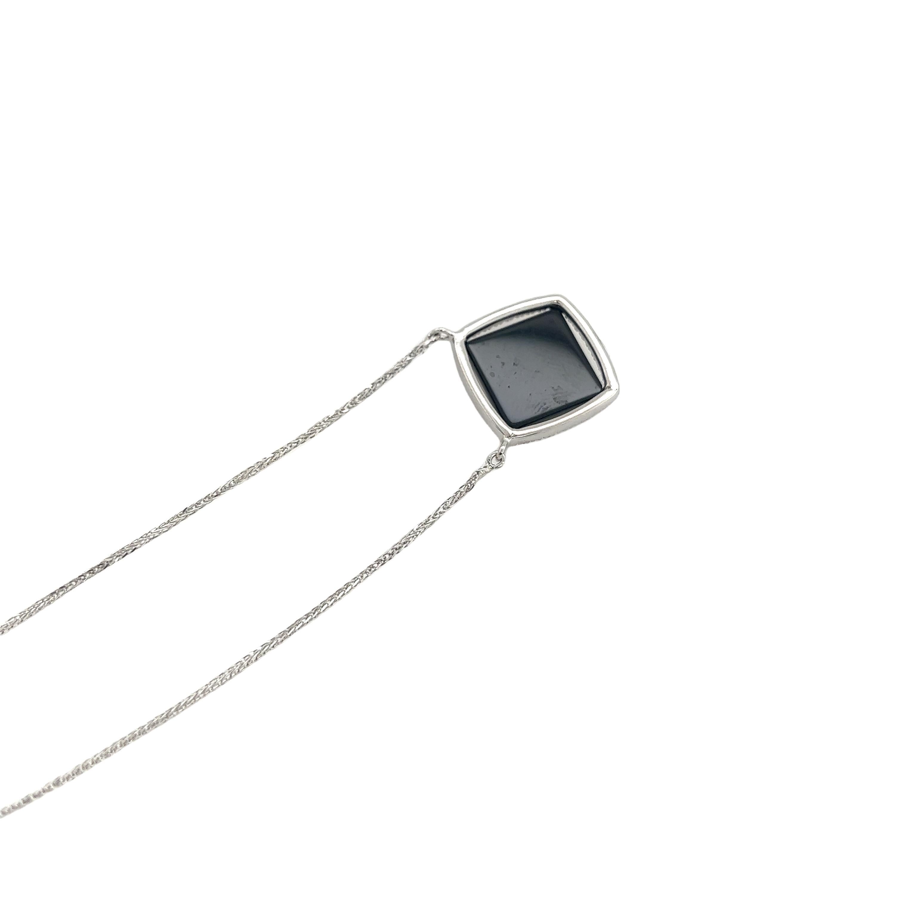 Elegant Black Onyx & Diamond Pendant In 18ct White Gold In Excellent Condition For Sale In London, GB