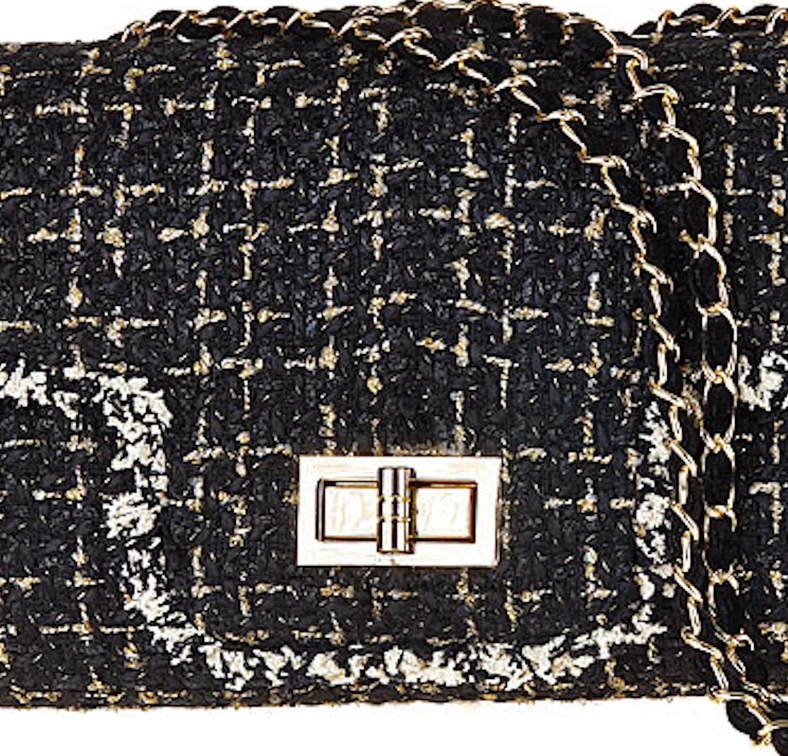 Elegant Black Woven Crossbody Bag  In Excellent Condition For Sale In Carlsbad, CA