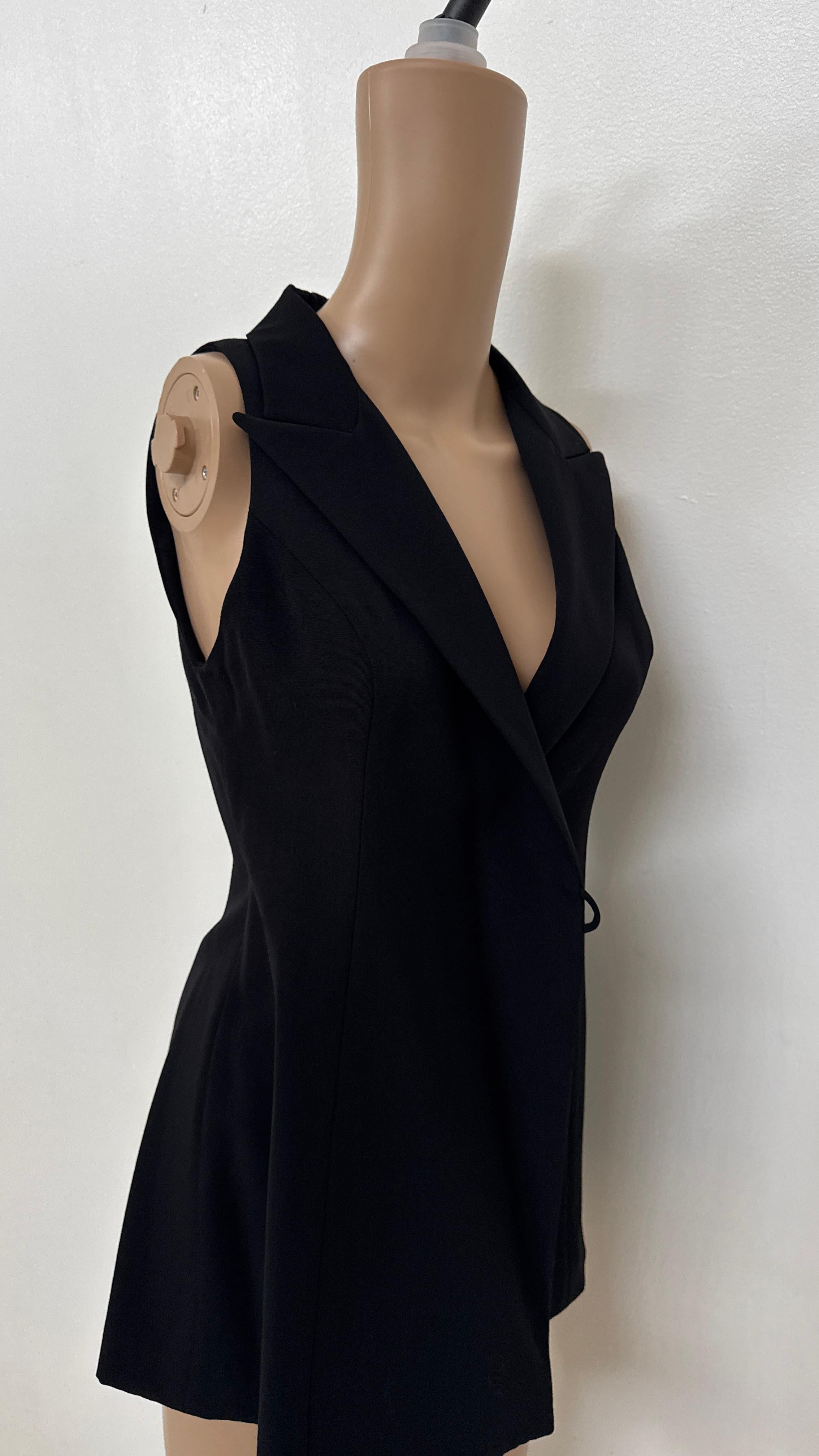 Donna Elegant Black Wrap Vest by Plein Sud in vendita