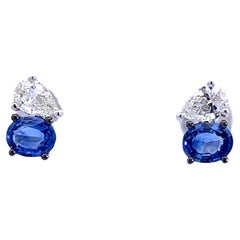 Elegantes pendientes de zafiro azul