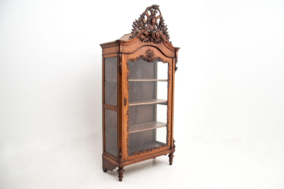 Wood: walnut,

Origin: France

Year: circa 1880.