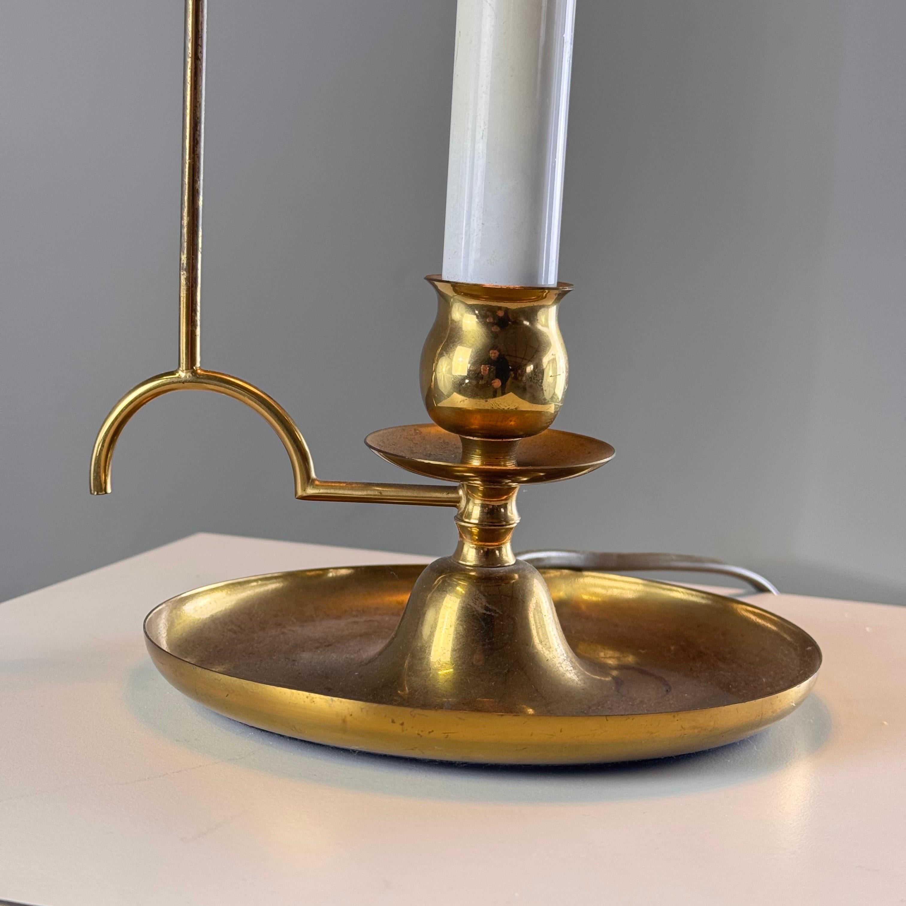 Elegant Bouillotte Table Lamp in Brass with Adjustable Shade, Italy, 1940s For Sale 3