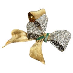Elegante Schleifenbrosche 1,44ct Diamanten 0,21ct Smaragde Luxe Statement