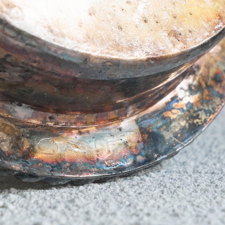 Placcato argento Elegante ciotola in argento patinato firmata Kisho Giappone metà del XX secolo in vendita