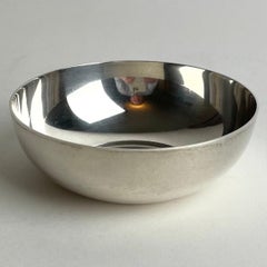 Elegante cuenco de plata de ley de Erik Fleming del Atelier Borgila en 1954