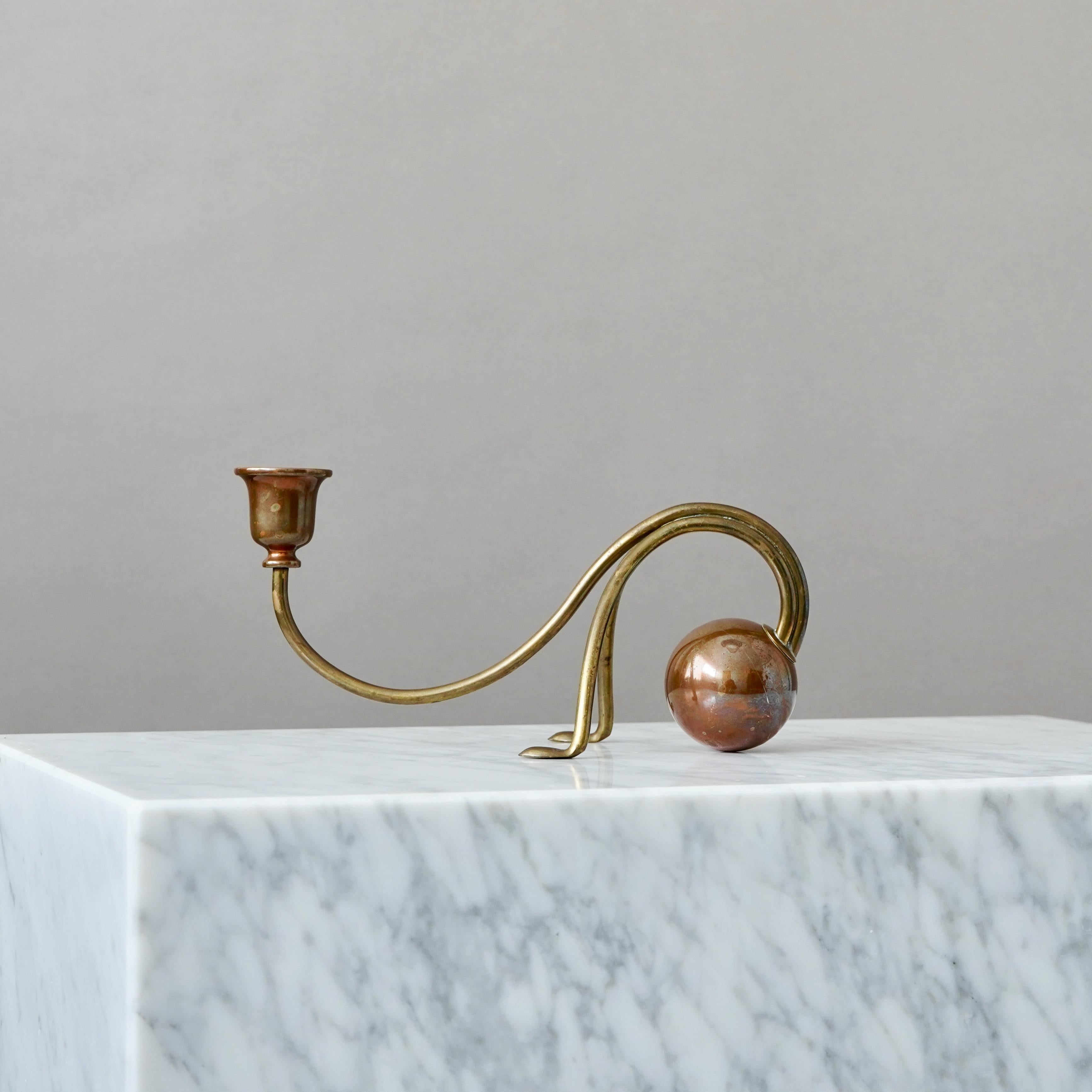 An elegant counterweight Art Nouveau / Jugendstil candlestick with amazing patina. Model 518 in the 1902 Deffner Catalog.
Made from brass and copper by manufacturer Carl Deffner in Esslingen, Germany in the early 1900s.

Great condition, only a few