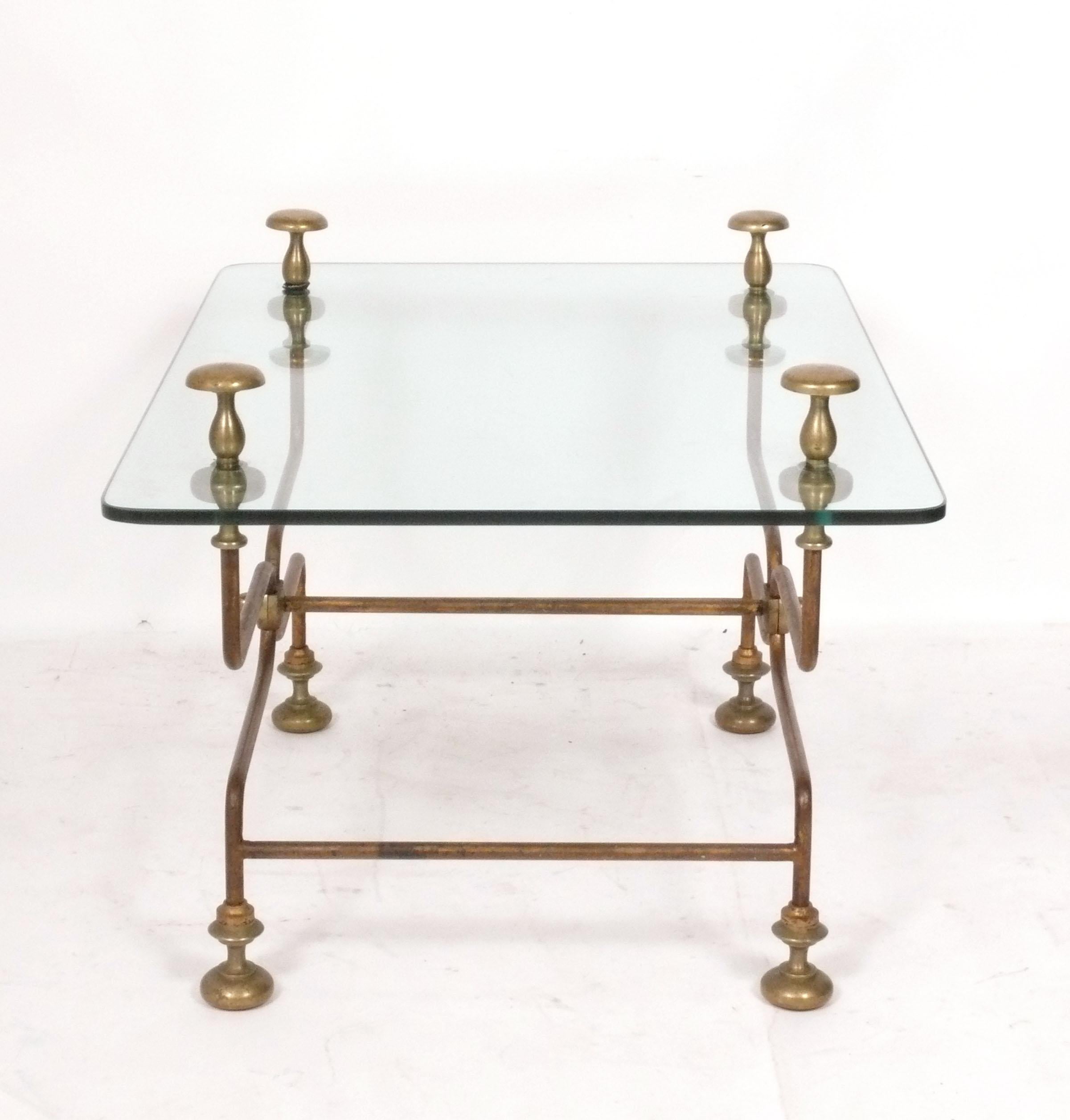 italien Elegance Table basse Savonarola en laiton et métal en vente