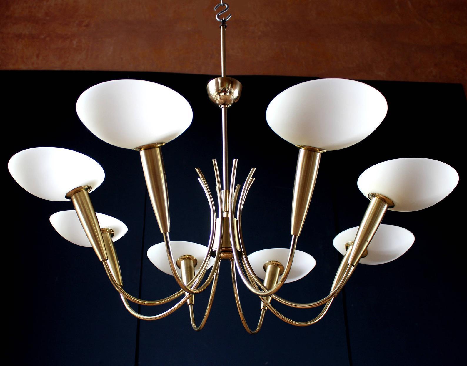 Spider chandelier with 8-light (E14)
Brass and opal glass shades 

The diameter is 32