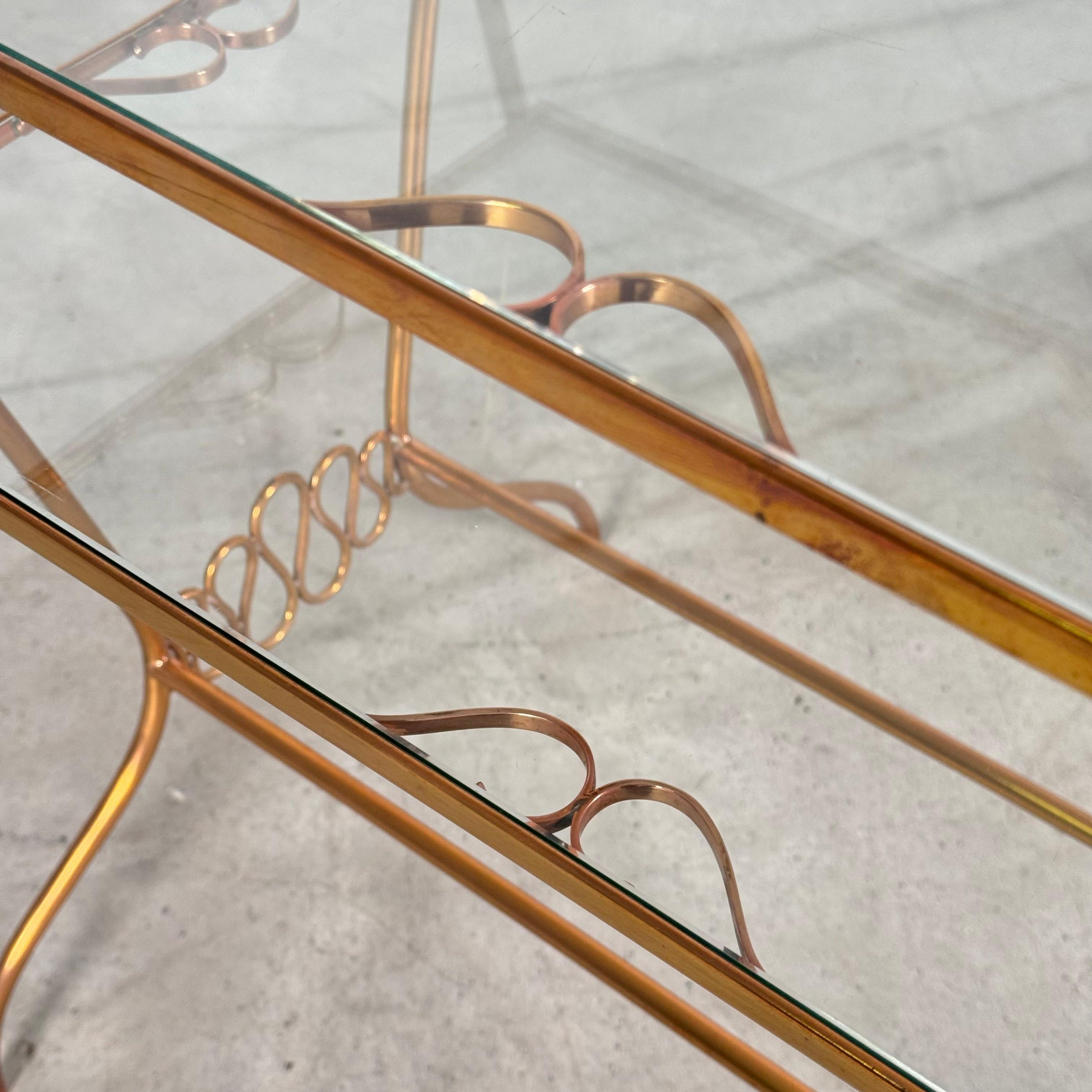 Elegant Brass Bar Trolley with Gio Ponti’s Signature Ribbon Details, 1950s For Sale 3