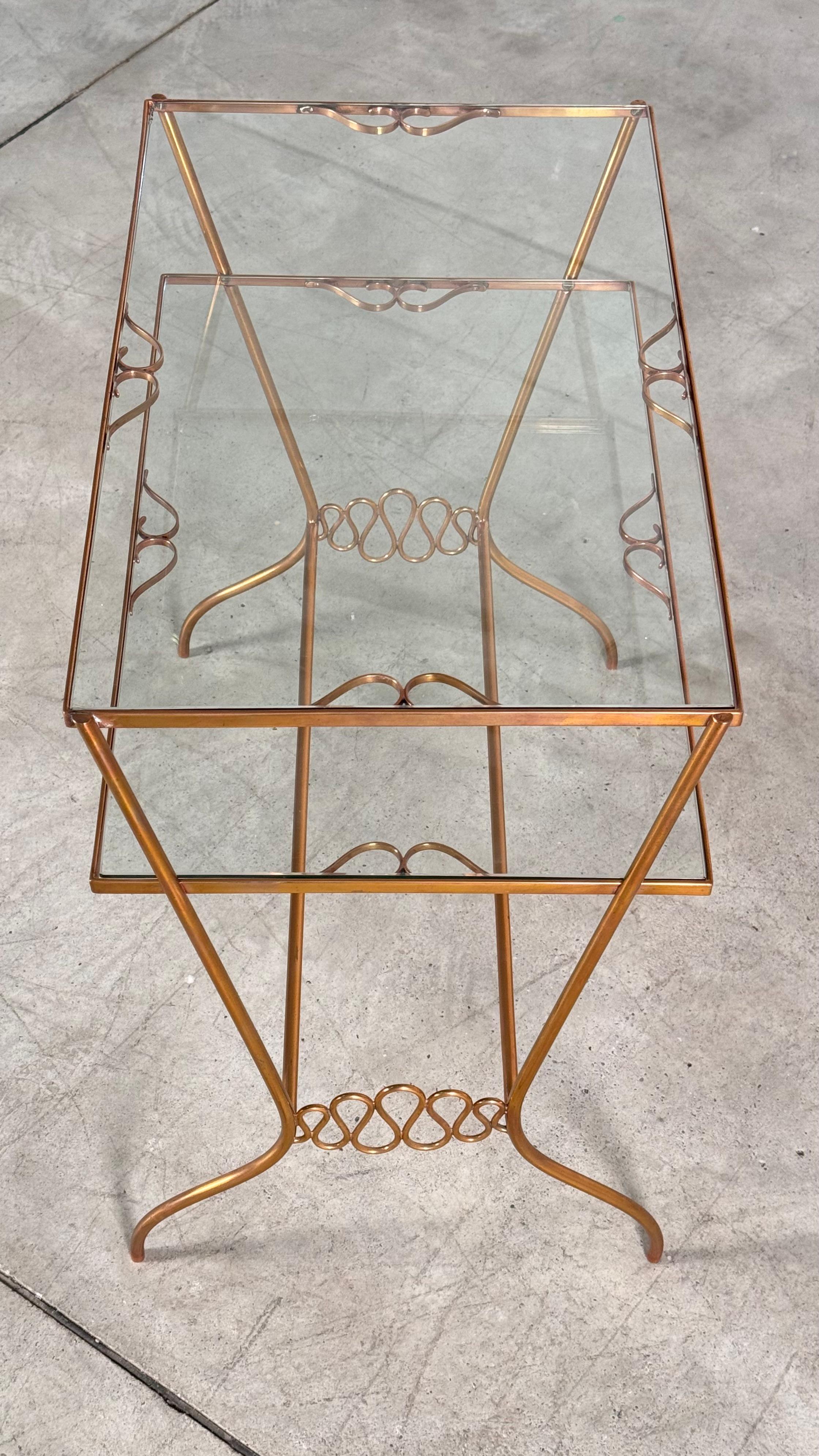 Elegant Brass Bar Trolley with Gio Ponti’s Signature Ribbon Details, 1950s For Sale 6