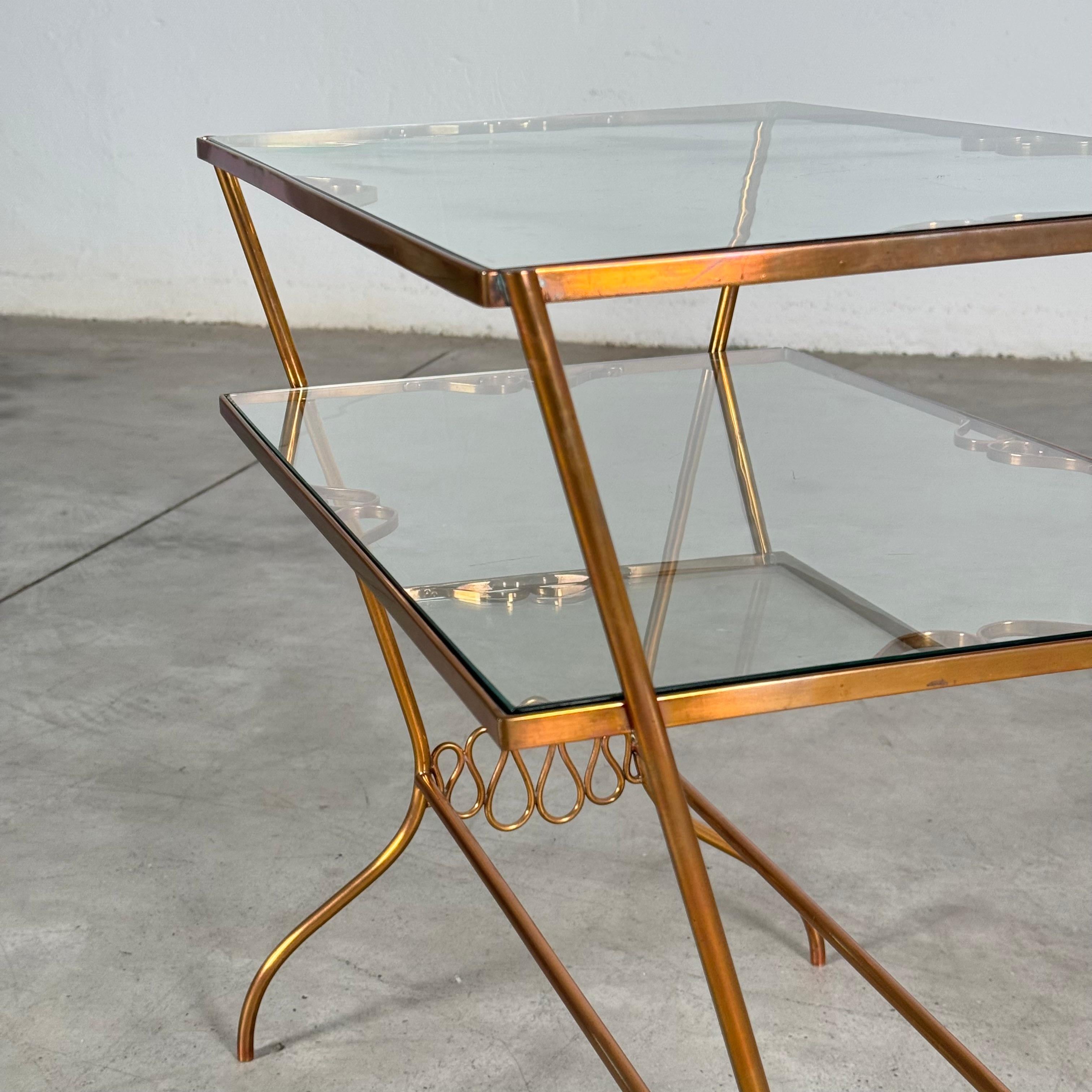 Italian Elegant Brass Bar Trolley with Gio Ponti’s Signature Ribbon Details, 1950s For Sale