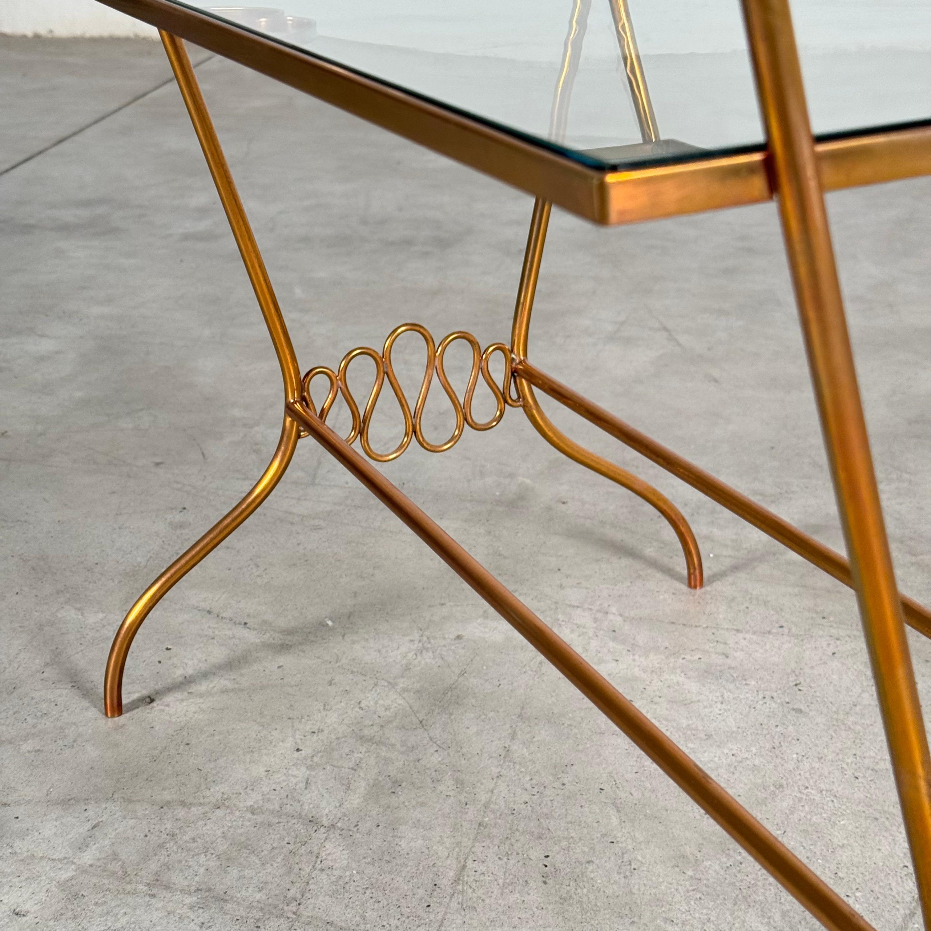Elegant Brass Bar Trolley with Gio Ponti’s Signature Ribbon Details, 1950s In Good Condition For Sale In Brescia, Brescia