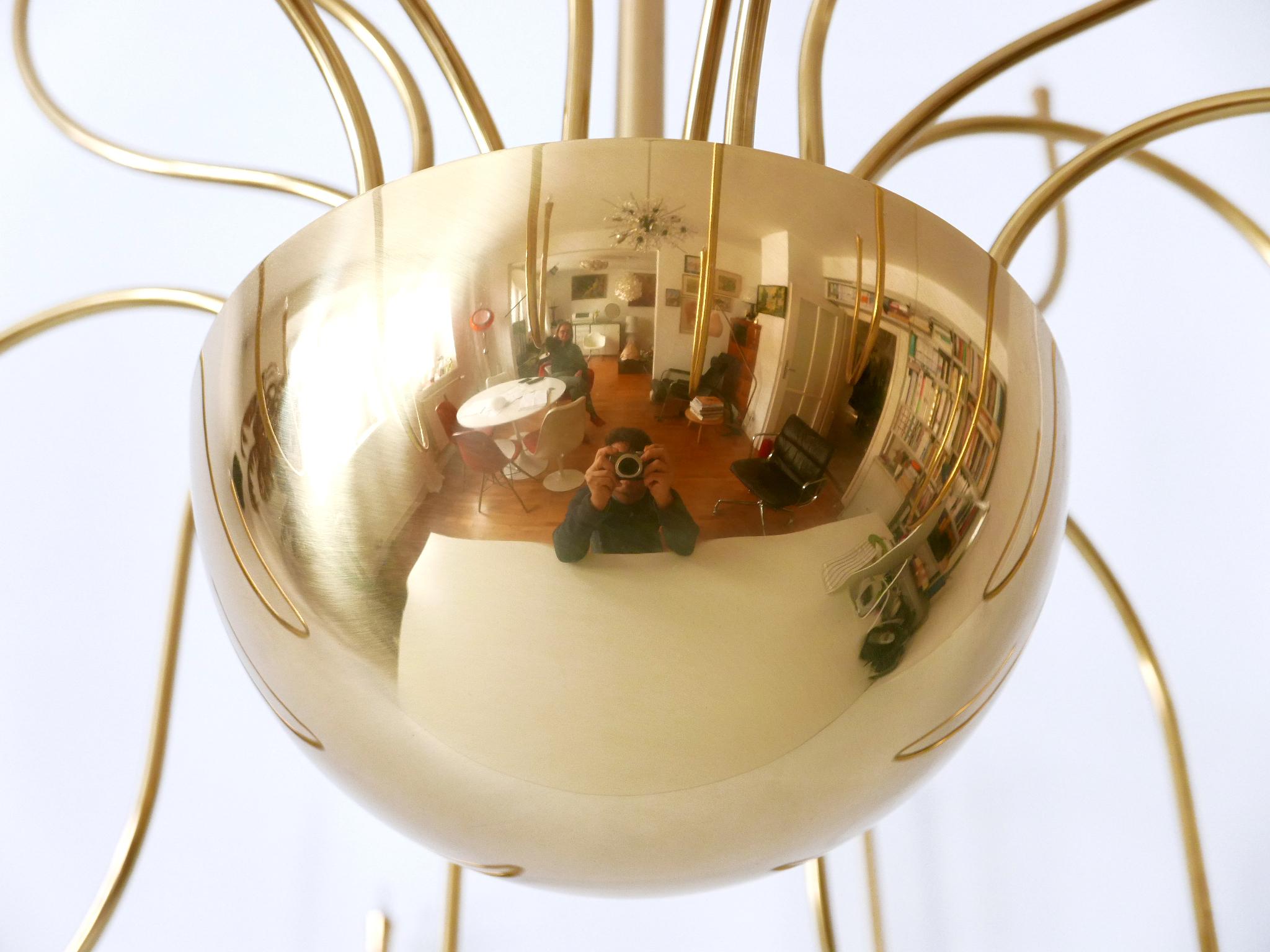 Elegante lampadario o lampada a sospensione in ottone Mesa 18 di Florian Schulz Germania anni '90 in vendita 8