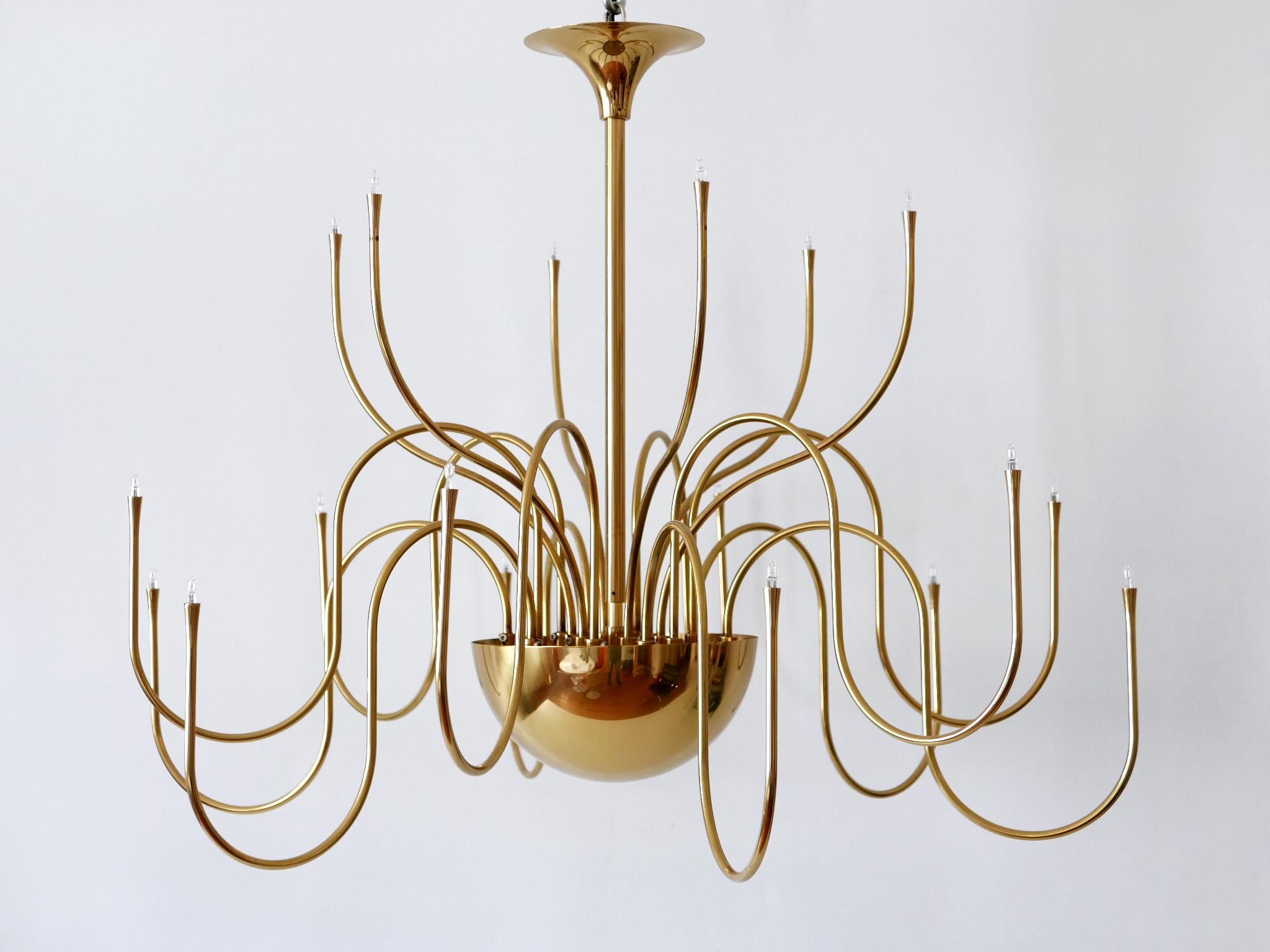 Elegante lampadario o lampada a sospensione in ottone Mesa 18 di Florian Schulz Germania anni '90 In condizioni buone in vendita a Munich, DE