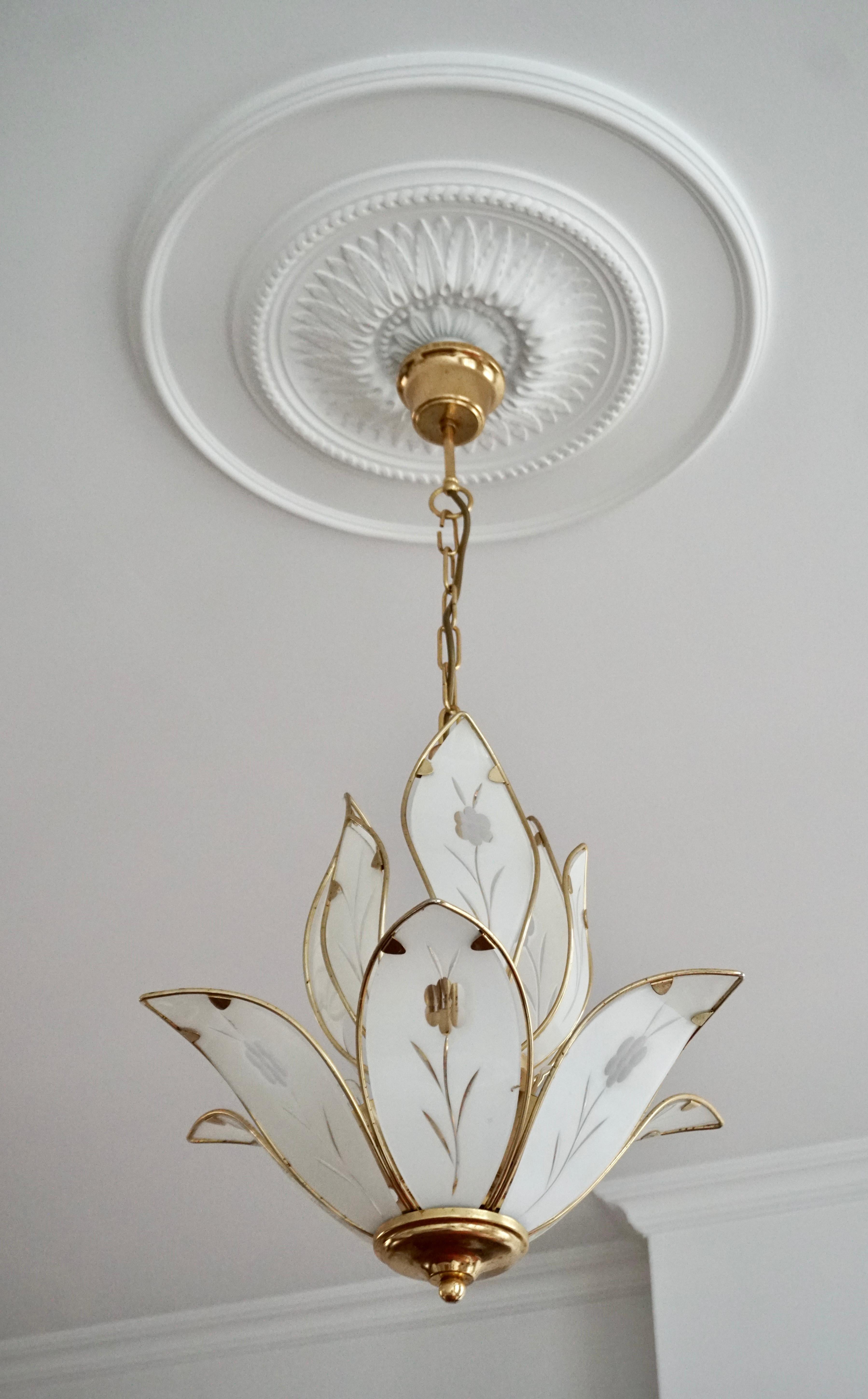 Elegant Brass Lotus Chandelier with White Murano Glass Leaves In Good Condition For Sale In Antwerp, BE