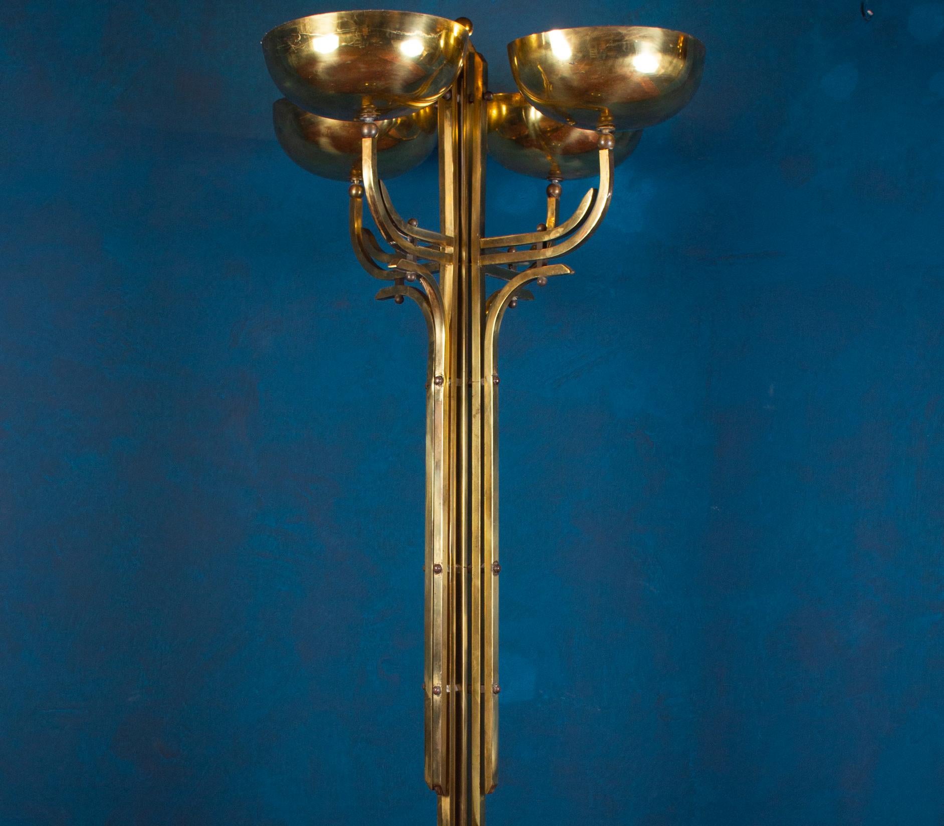 Elegant Brass Floor Lamp by Goffredo Reggiani, Italy, circa 1970 For Sale 4