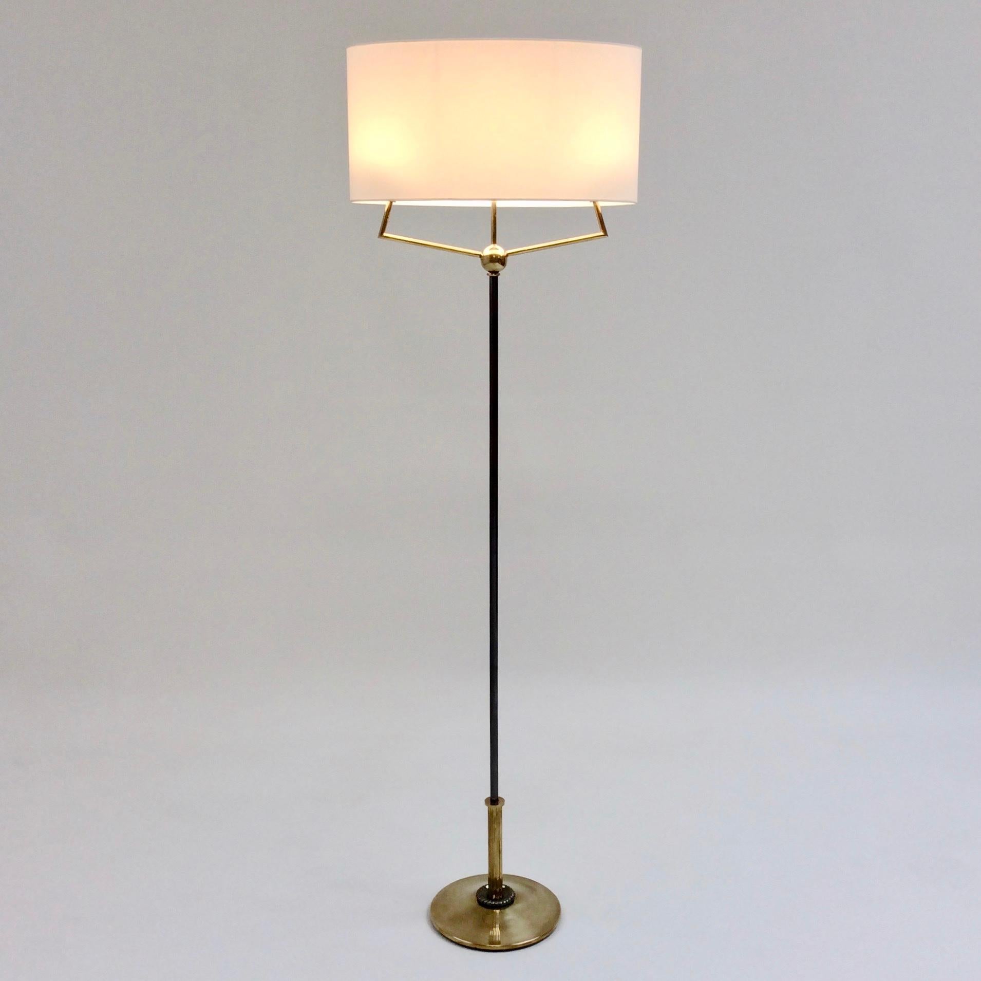 Mid-Century Modern Elegant Brass Floor Lamp, circa 1950, France