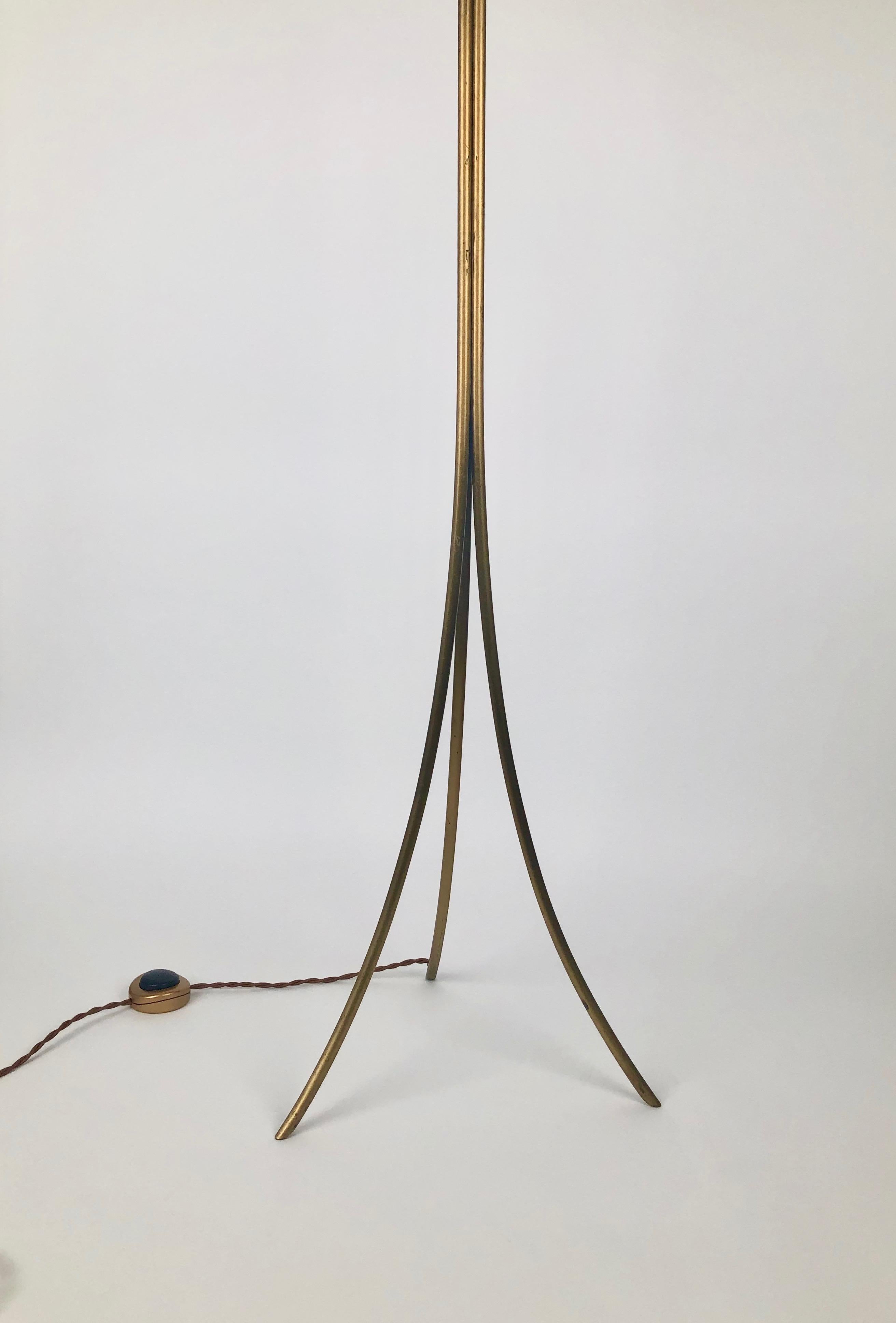 Elegant Brass Floor Lamp from the 1950's, Austria For Sale 2