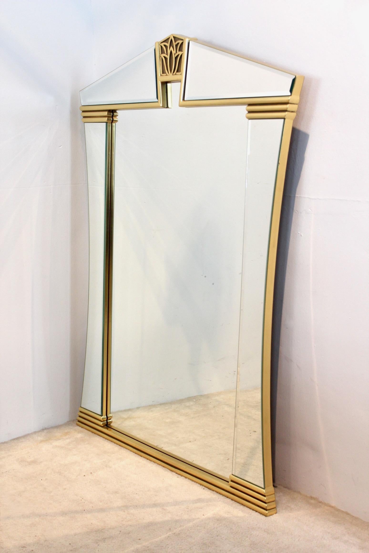 Elegant Brass Graphical Tulip Mirror by Deknudt Belgium In Good Condition For Sale In Voorburg, NL