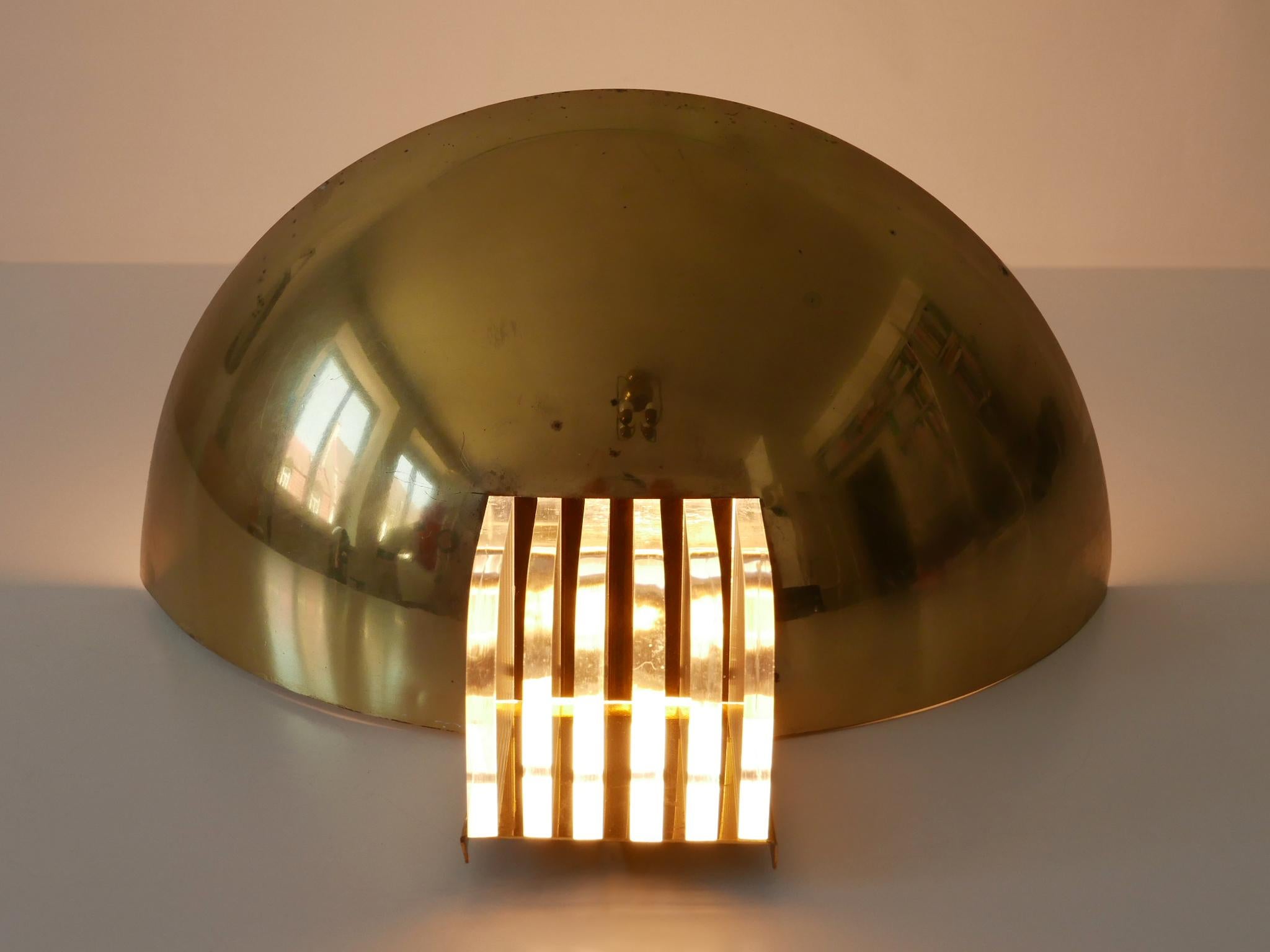 Elegant Brass & Lucite Sconce by Vereinigte Werkstätten Germany 1960s For Sale 3