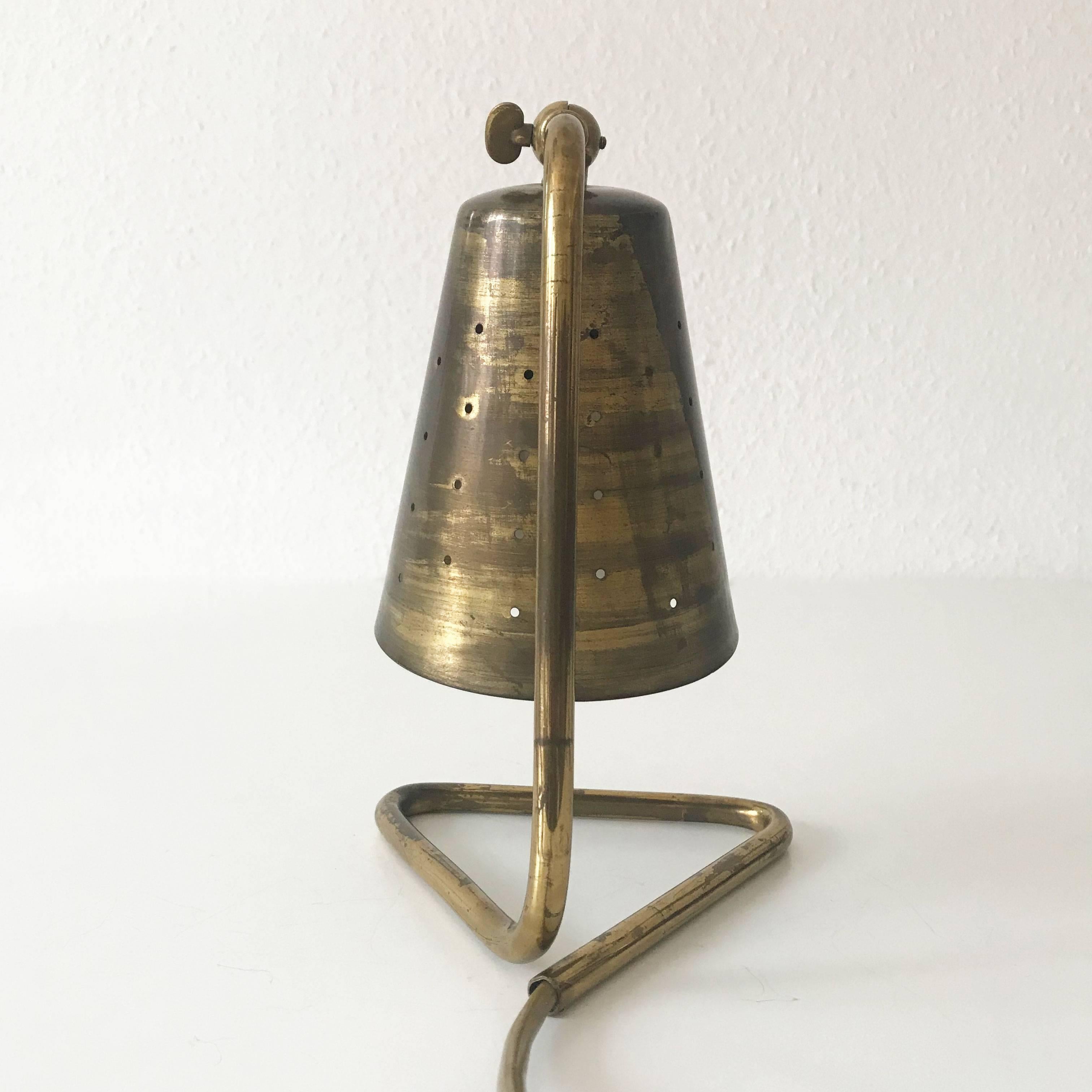 Elegant Brass Table Lamp by Hans Bergström Attributed, Sweden, 1950s In Excellent Condition In Munich, DE