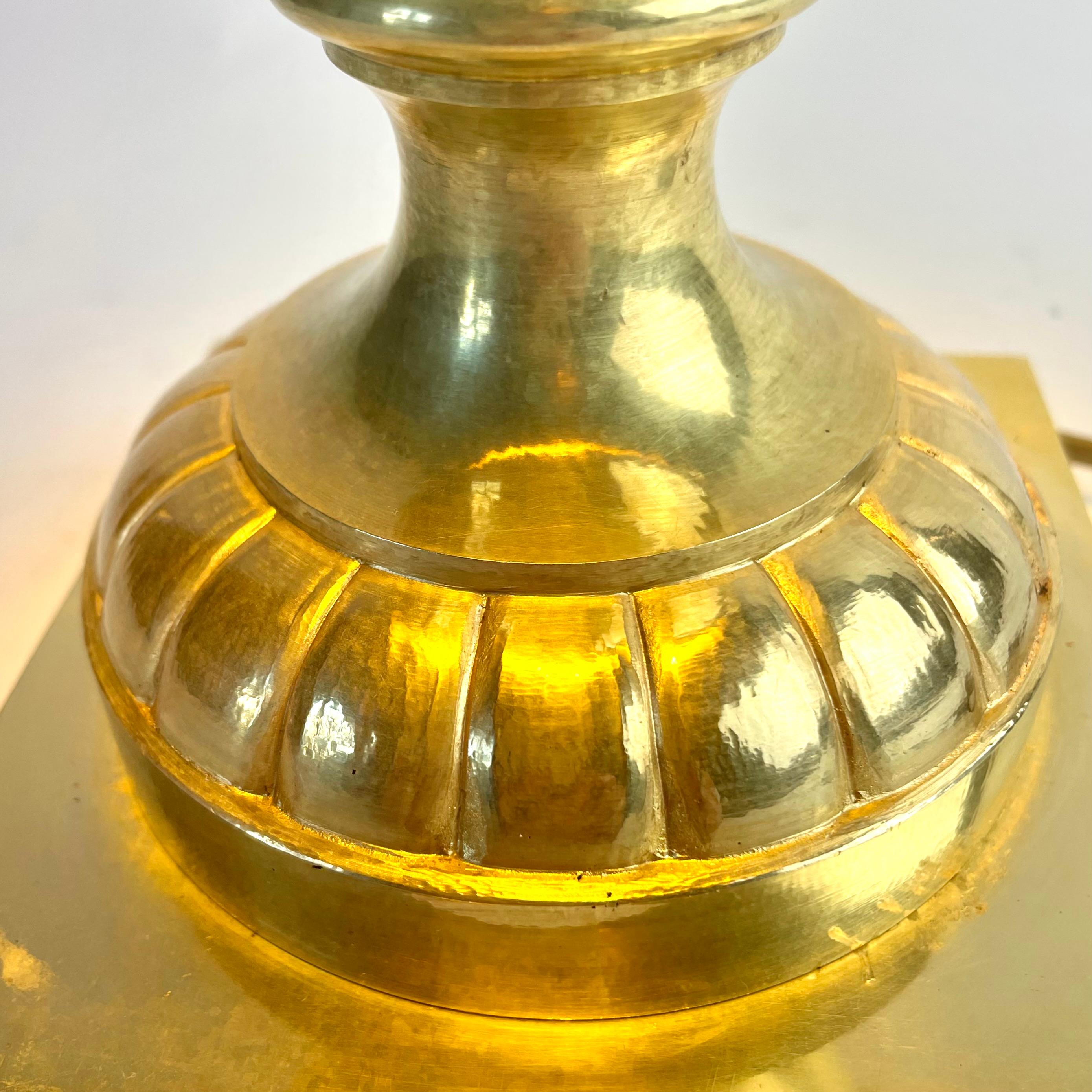Brass Elegant brass table lamp in the form of an amphora urn, late 19th century For Sale