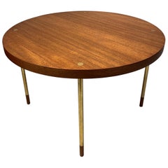 Elegante mesa de centro de latón y nogal, años 70, Italia