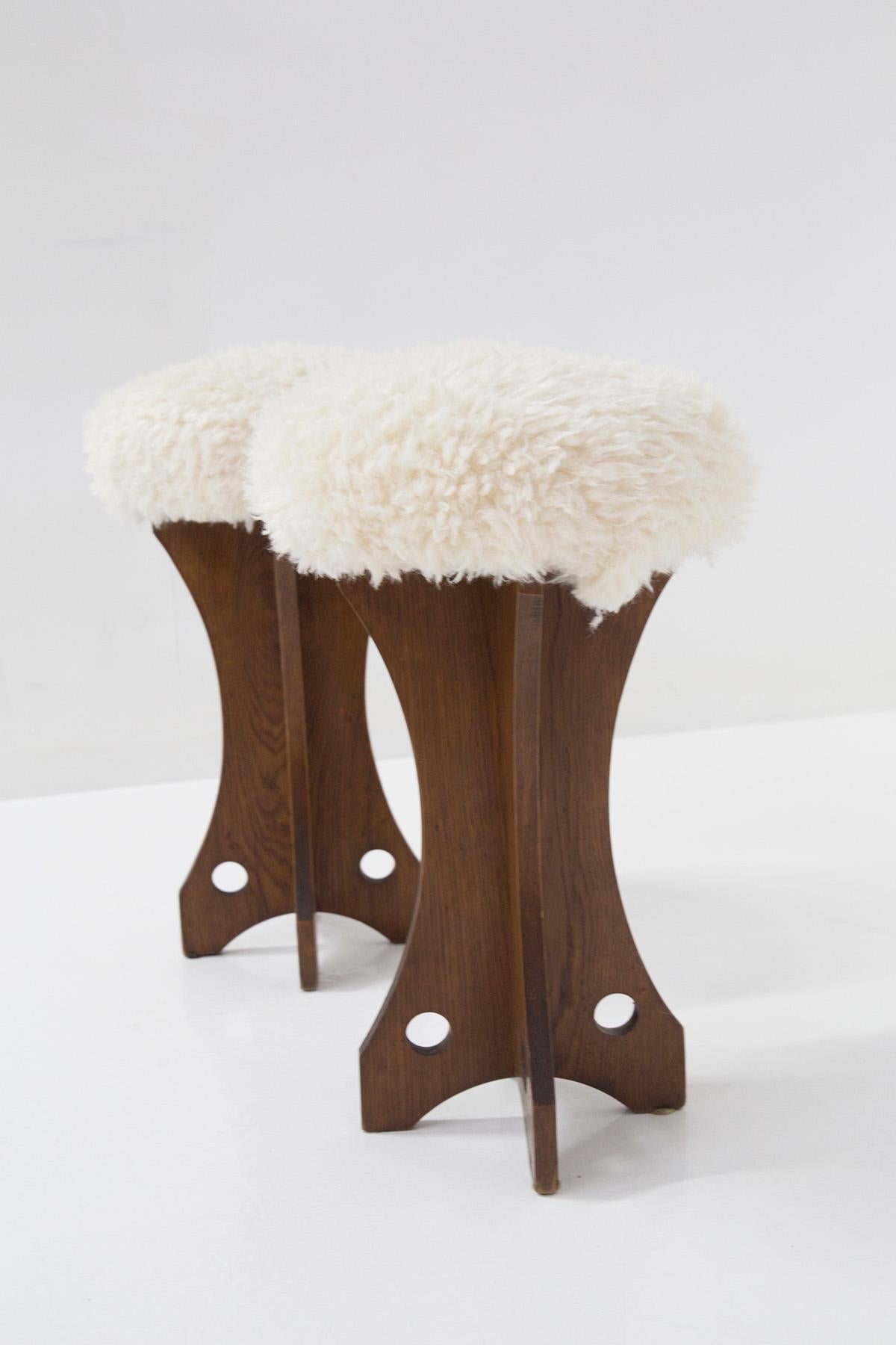 Elegant Brazilian Stool in Wood and Faux Fur In Good Condition In Milano, IT