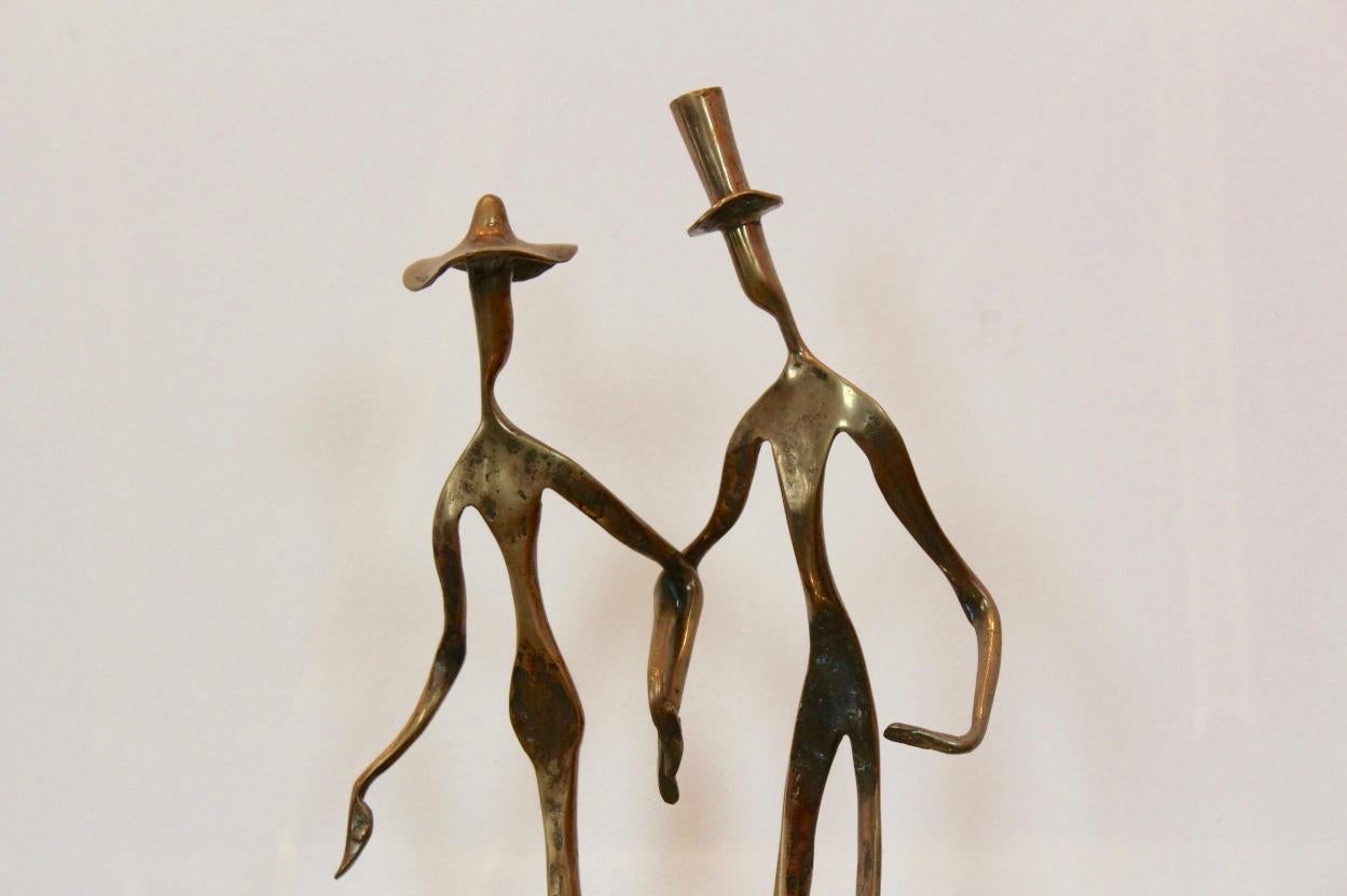 Elegant Bronze ‘Holding Hands’ Sculpture, 1970s 1