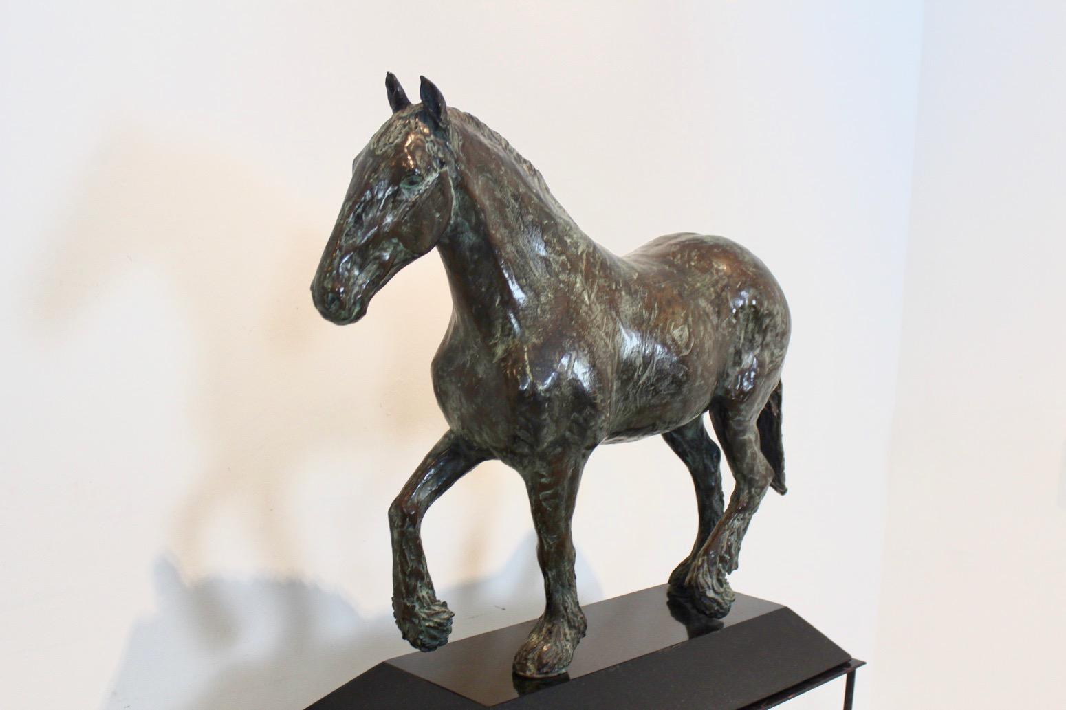 Elegant Bronze Horse Sculpture by Cocky Duijvesteijn, Signed and Numbered For Sale 1