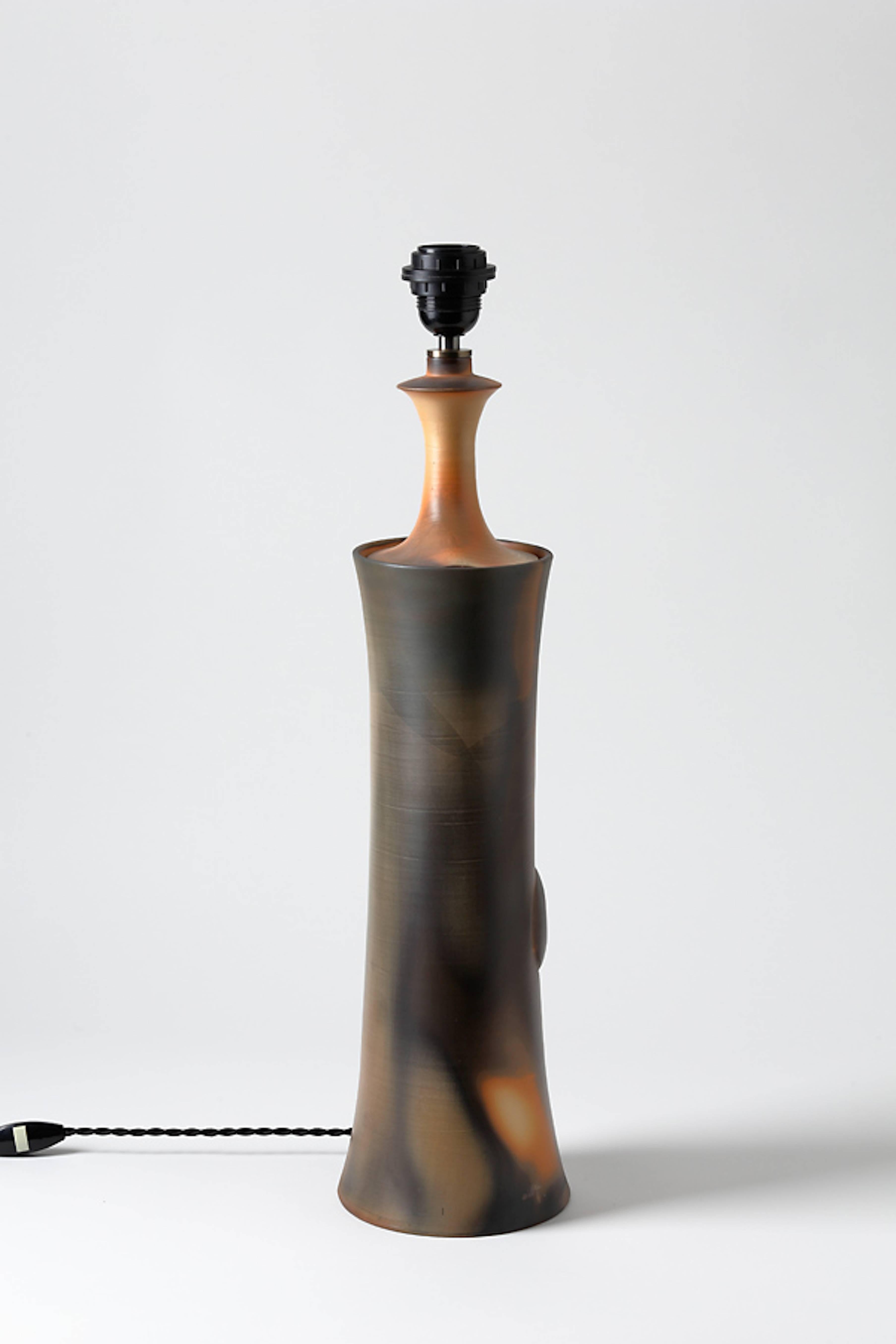 20ième siècle Elegance de la lampe en céramique Brown et Orange par Pierre Bayle, circa 1980-1990 en vente