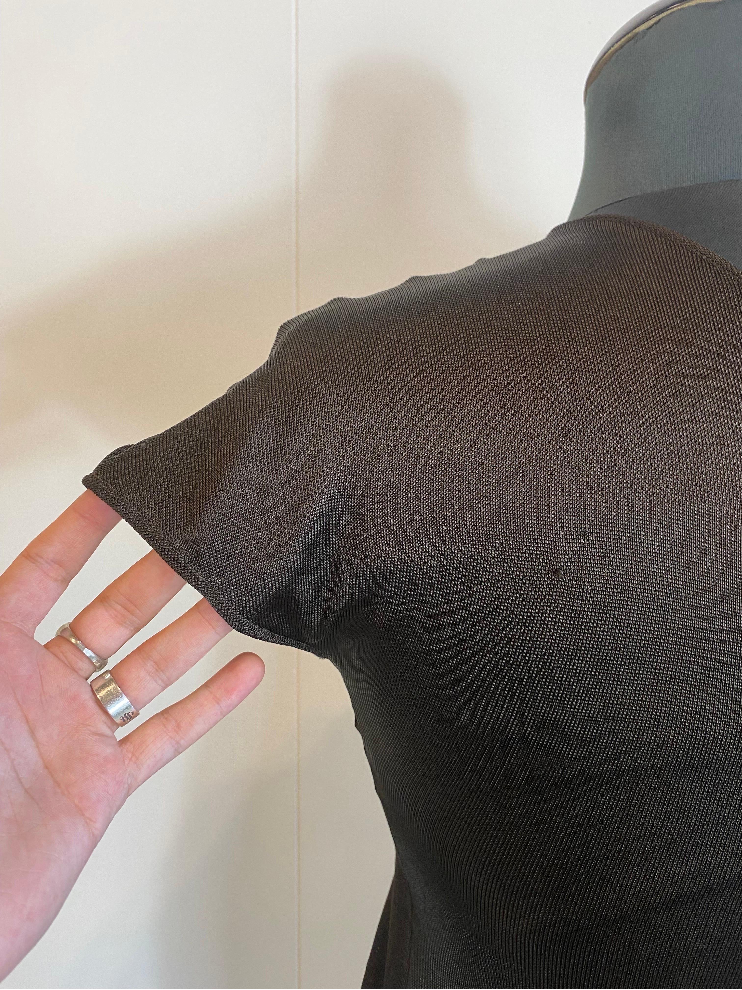 Élégante robe brune à une épaule EMPORIO ARMANI en vente 2
