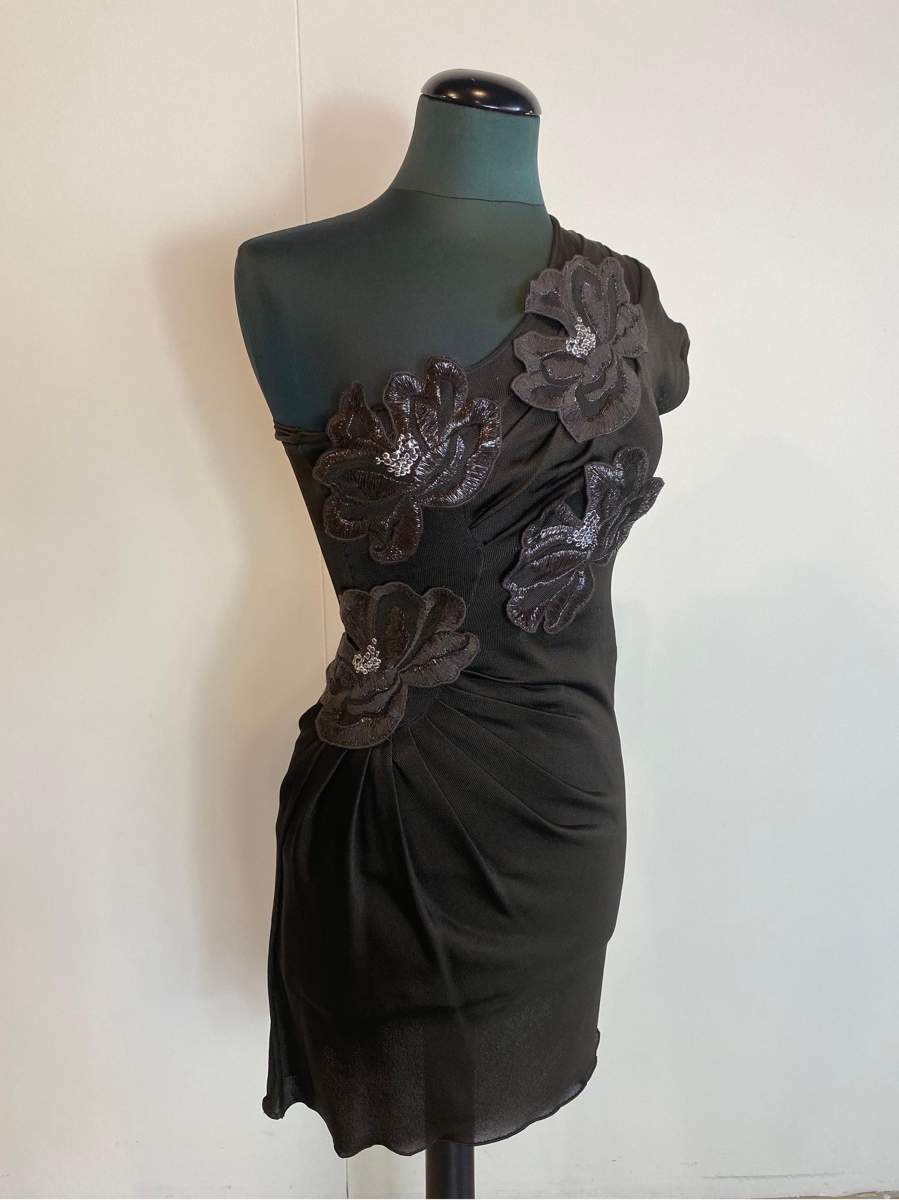 Élégante robe brune à une épaule EMPORIO ARMANI en vente 3